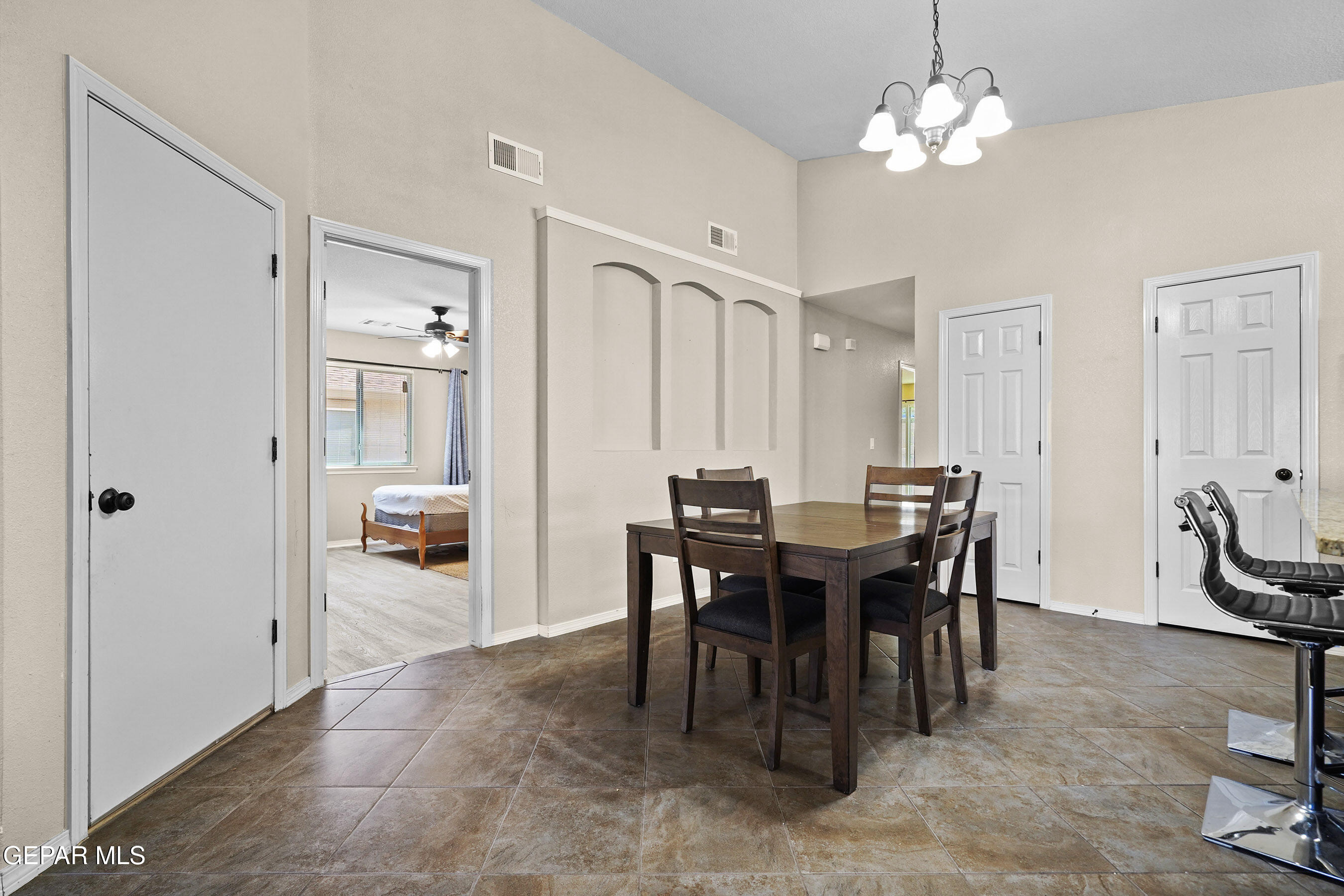 4916 GOLD RANCH Avenue