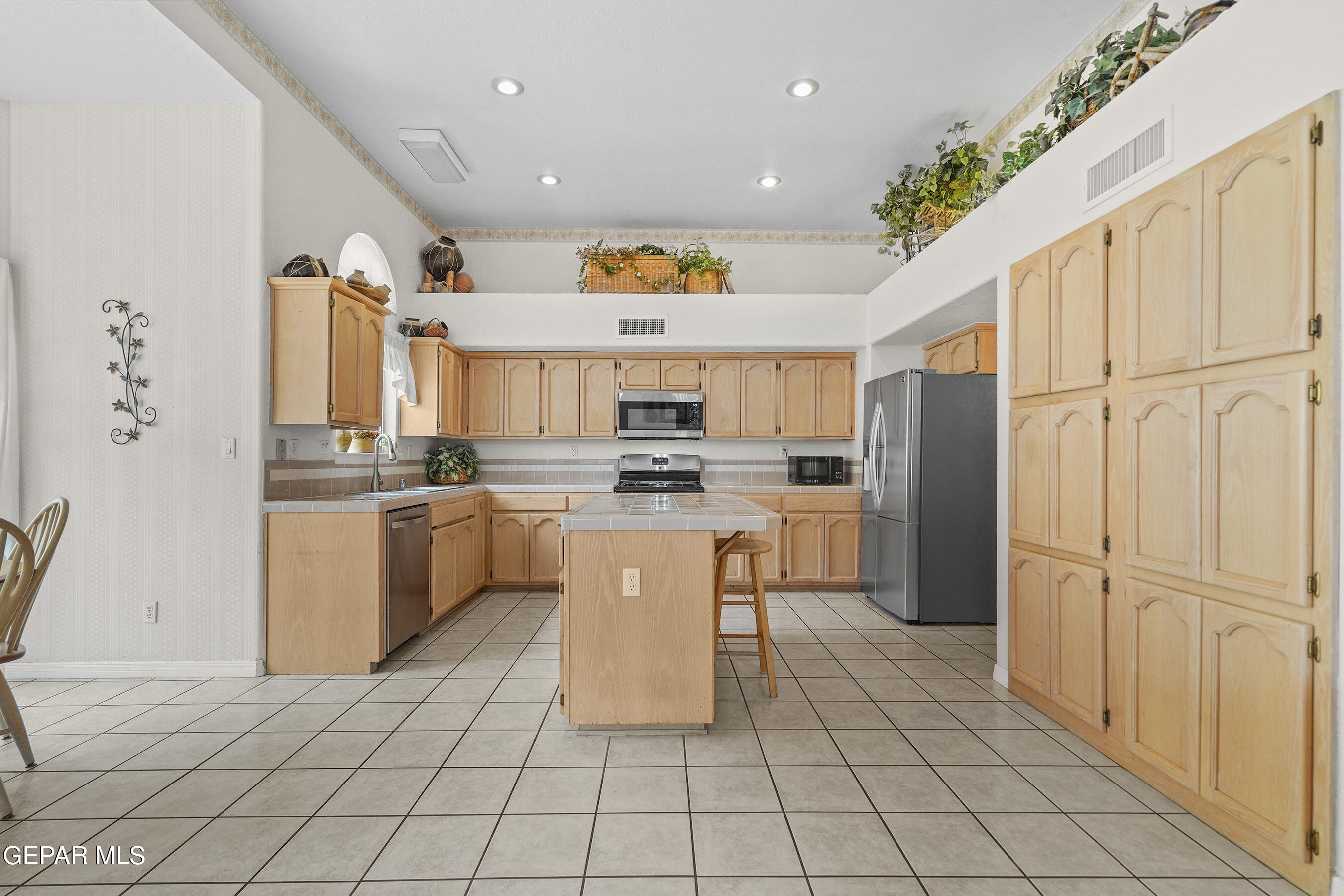 6248 LOS BANCOS Drive