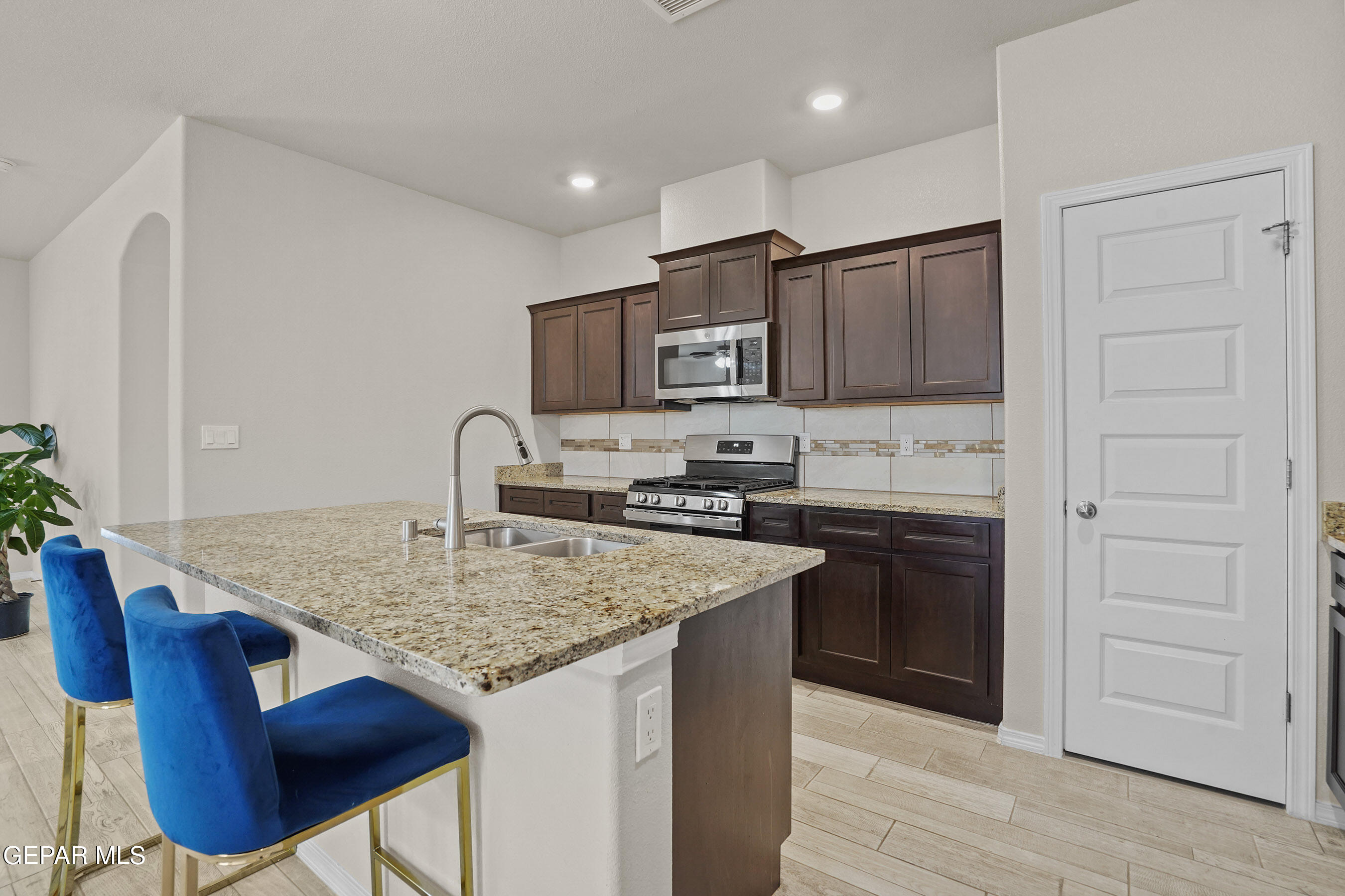 7325 EAGLE VISTA Drive