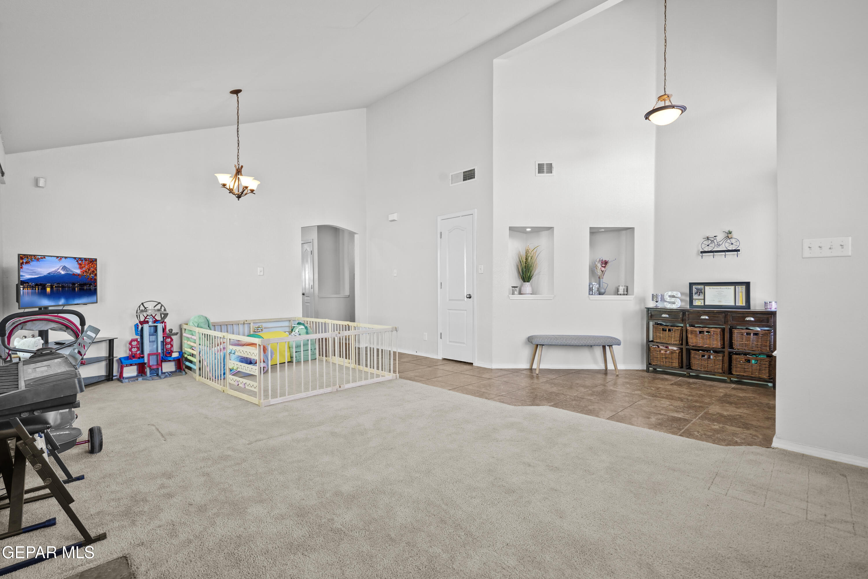 5044 STAMPEDE Drive