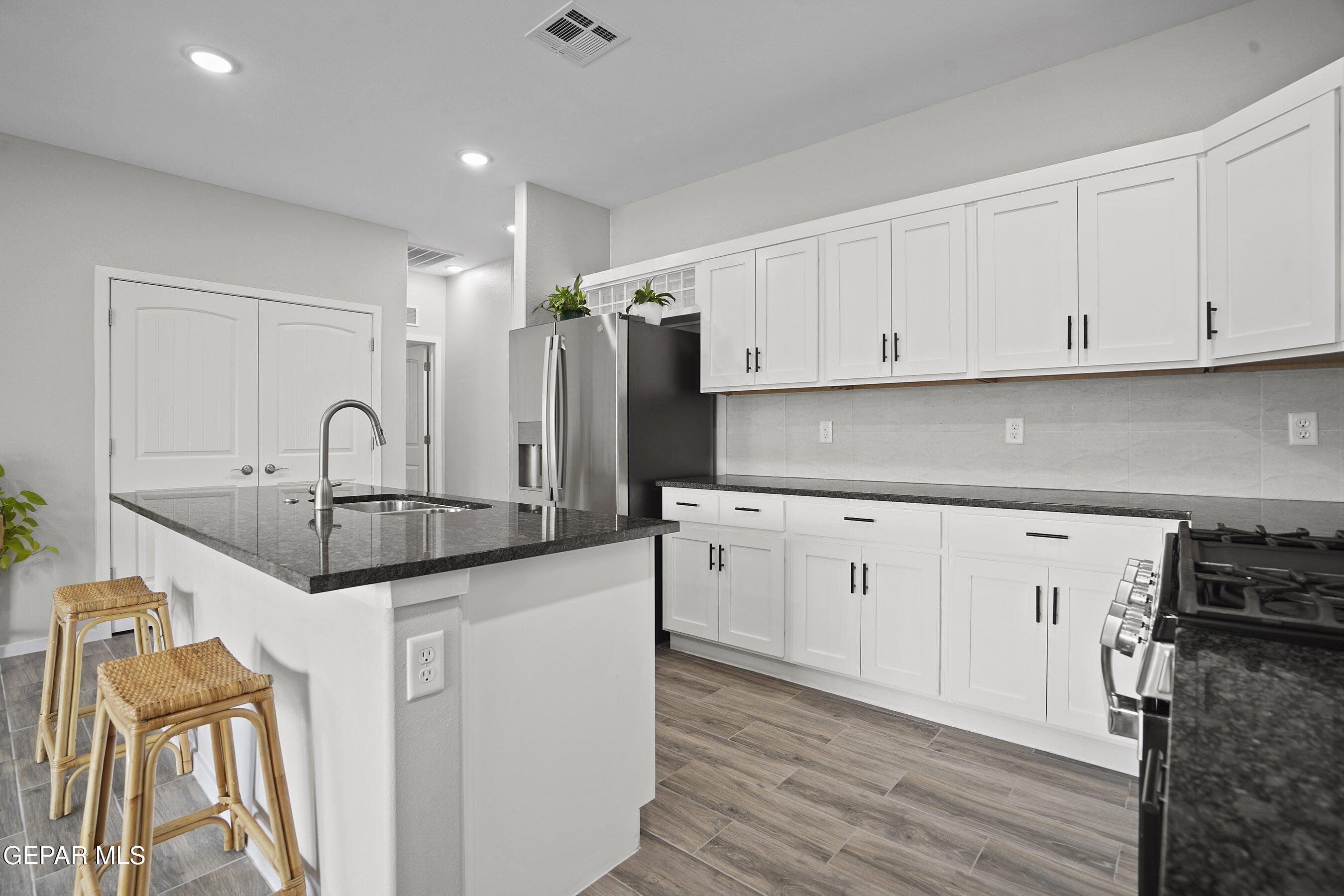 2308 ENCHANTED QUAIL