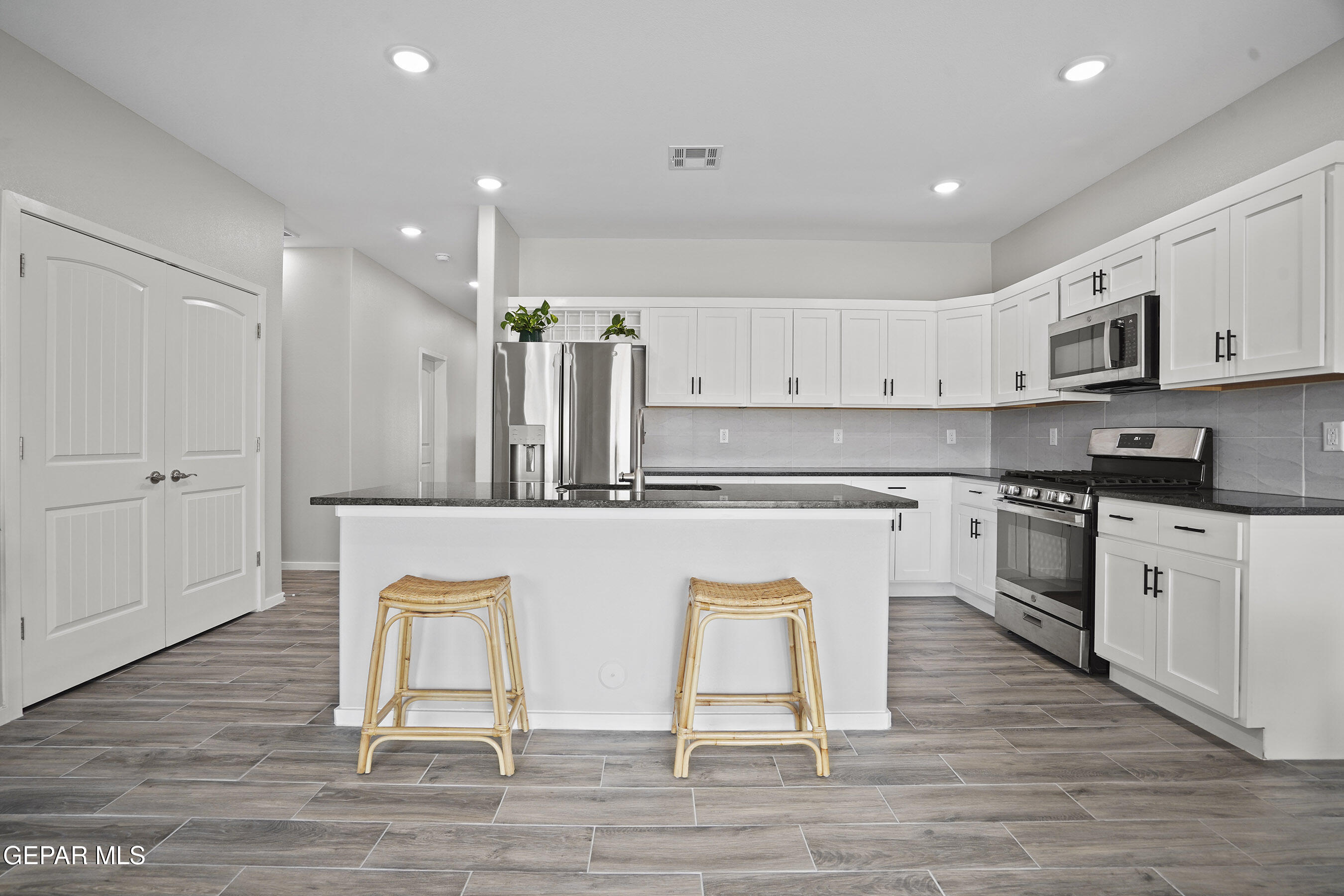 2308 ENCHANTED QUAIL