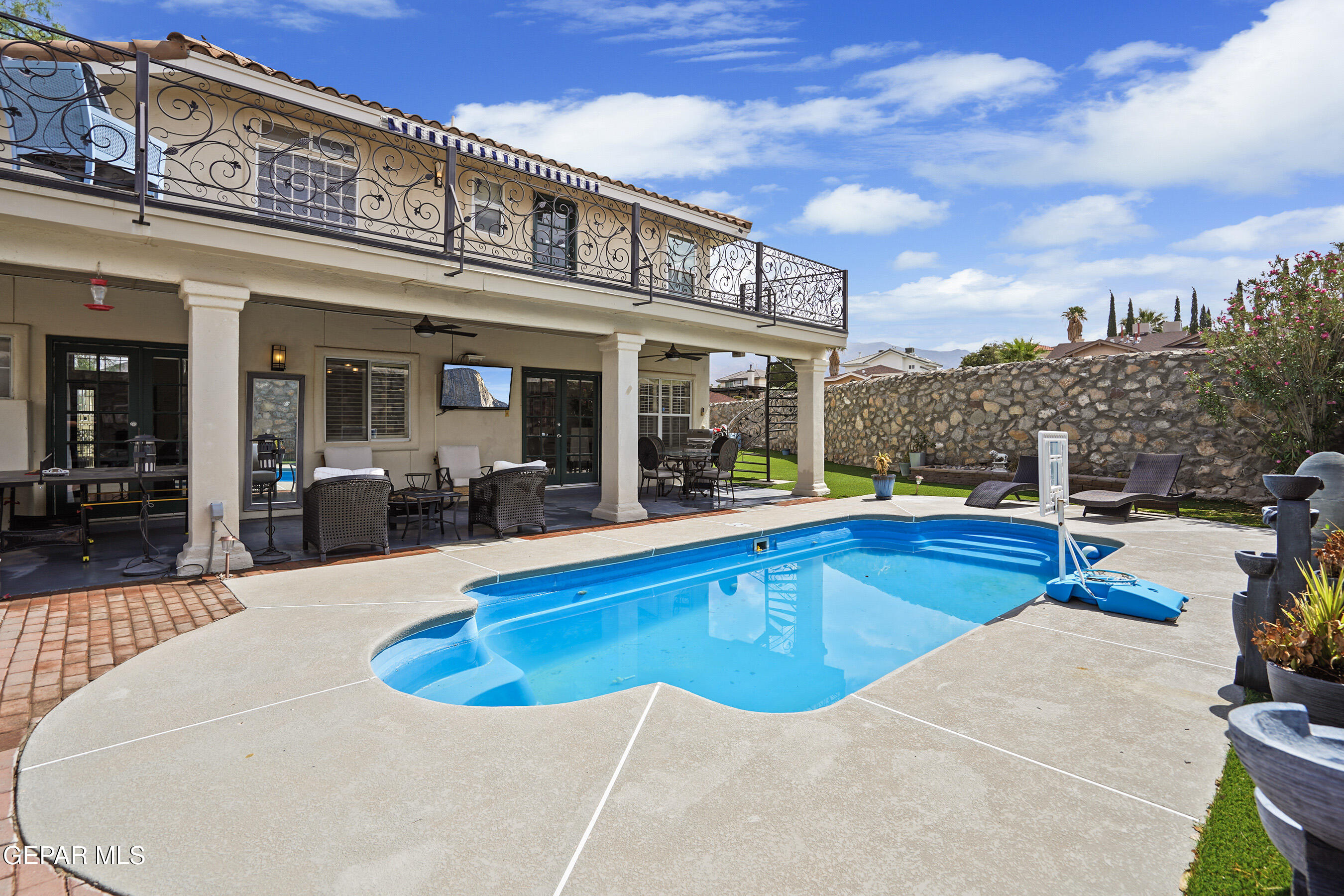 6820 WHISPER CANYON Drive