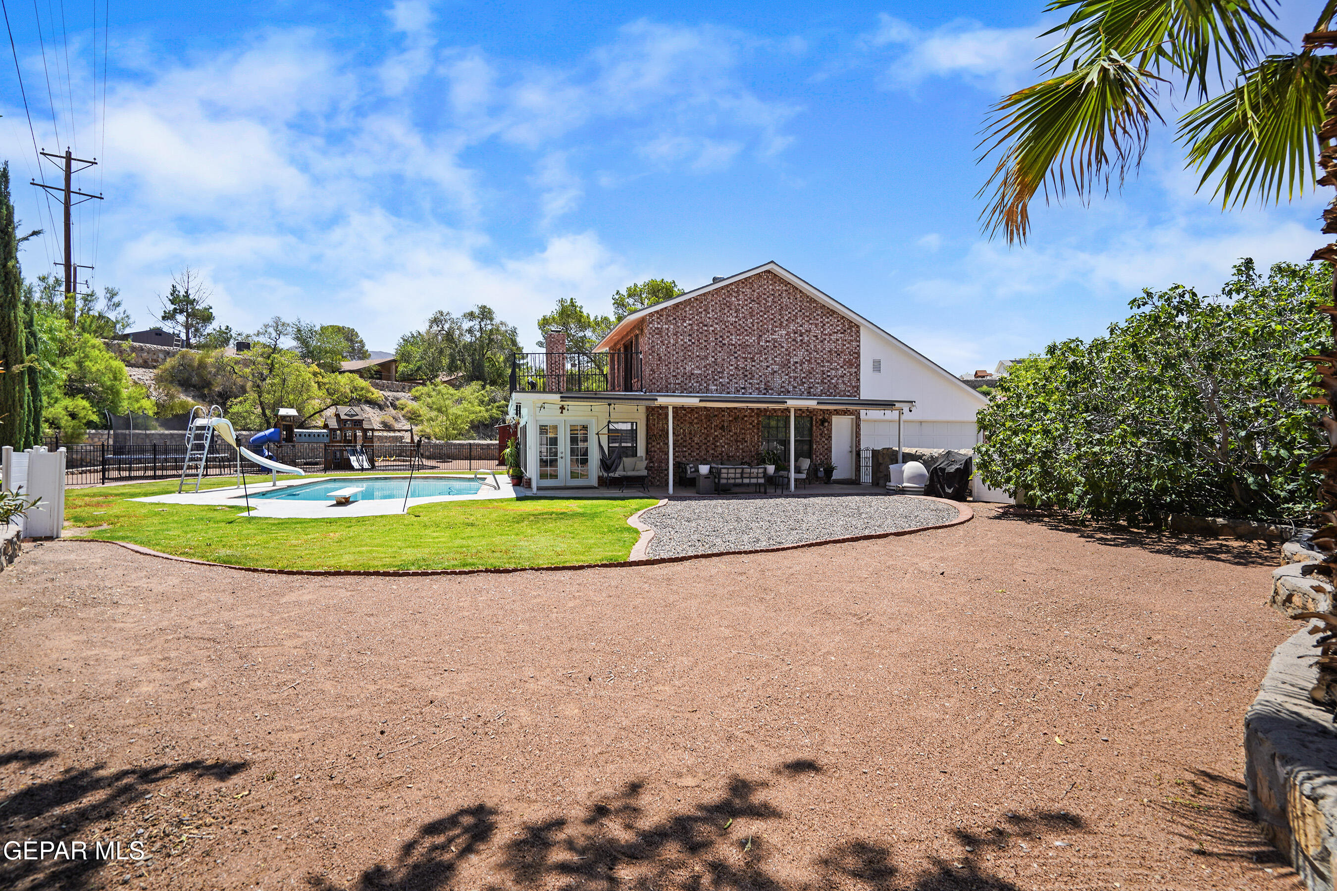 608 PASEO DE LUNA Lane