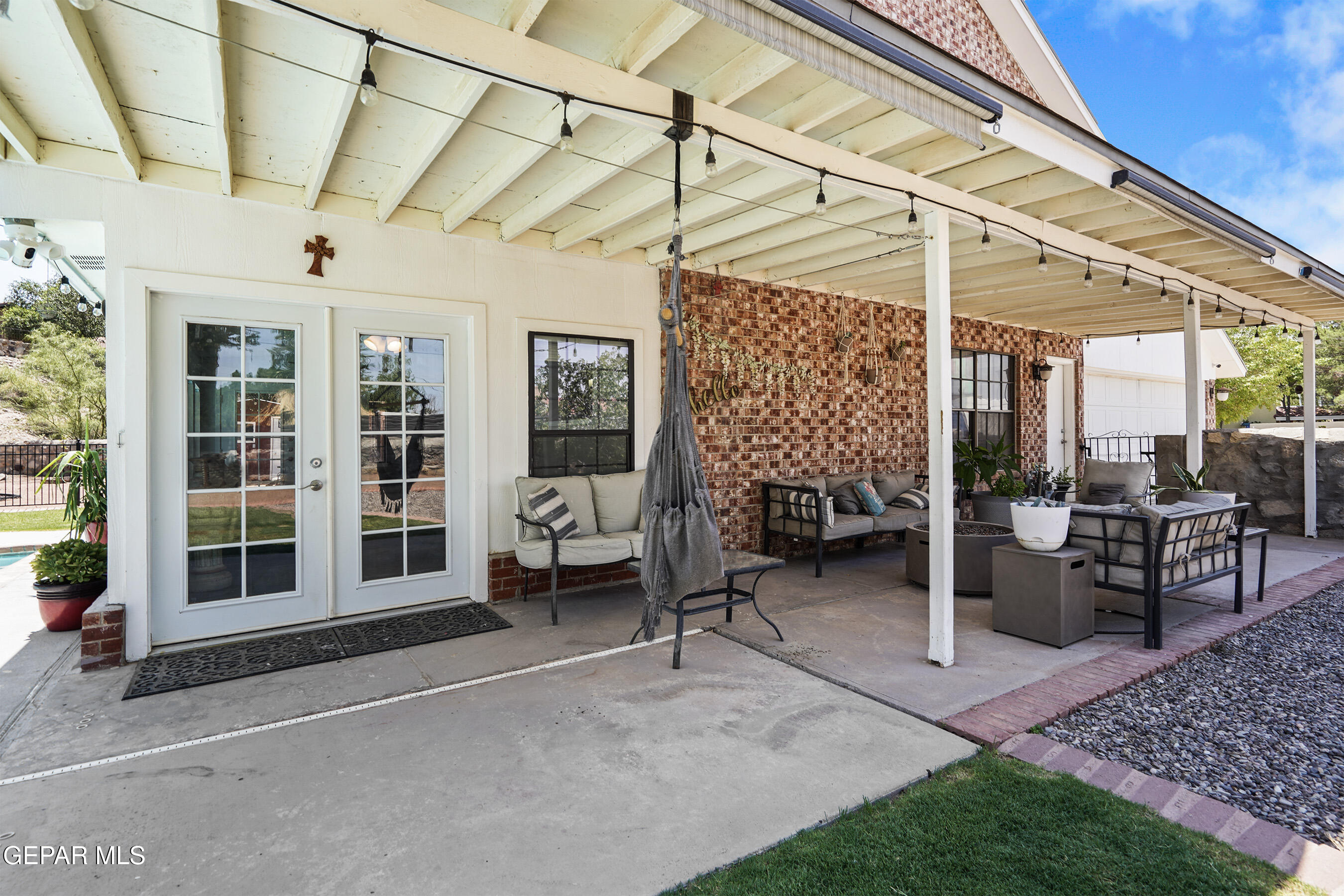 608 PASEO DE LUNA Lane