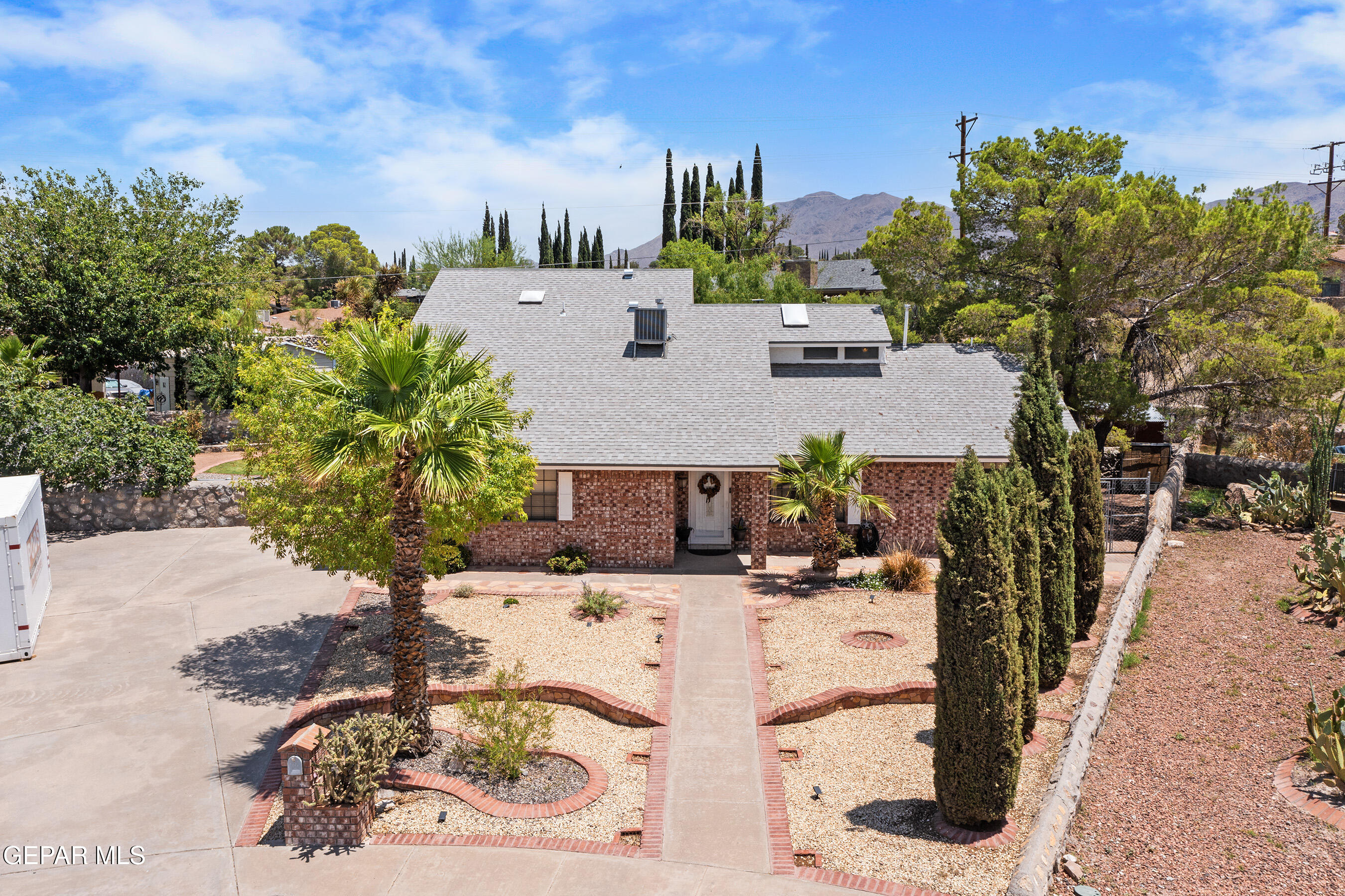 608 PASEO DE LUNA Lane