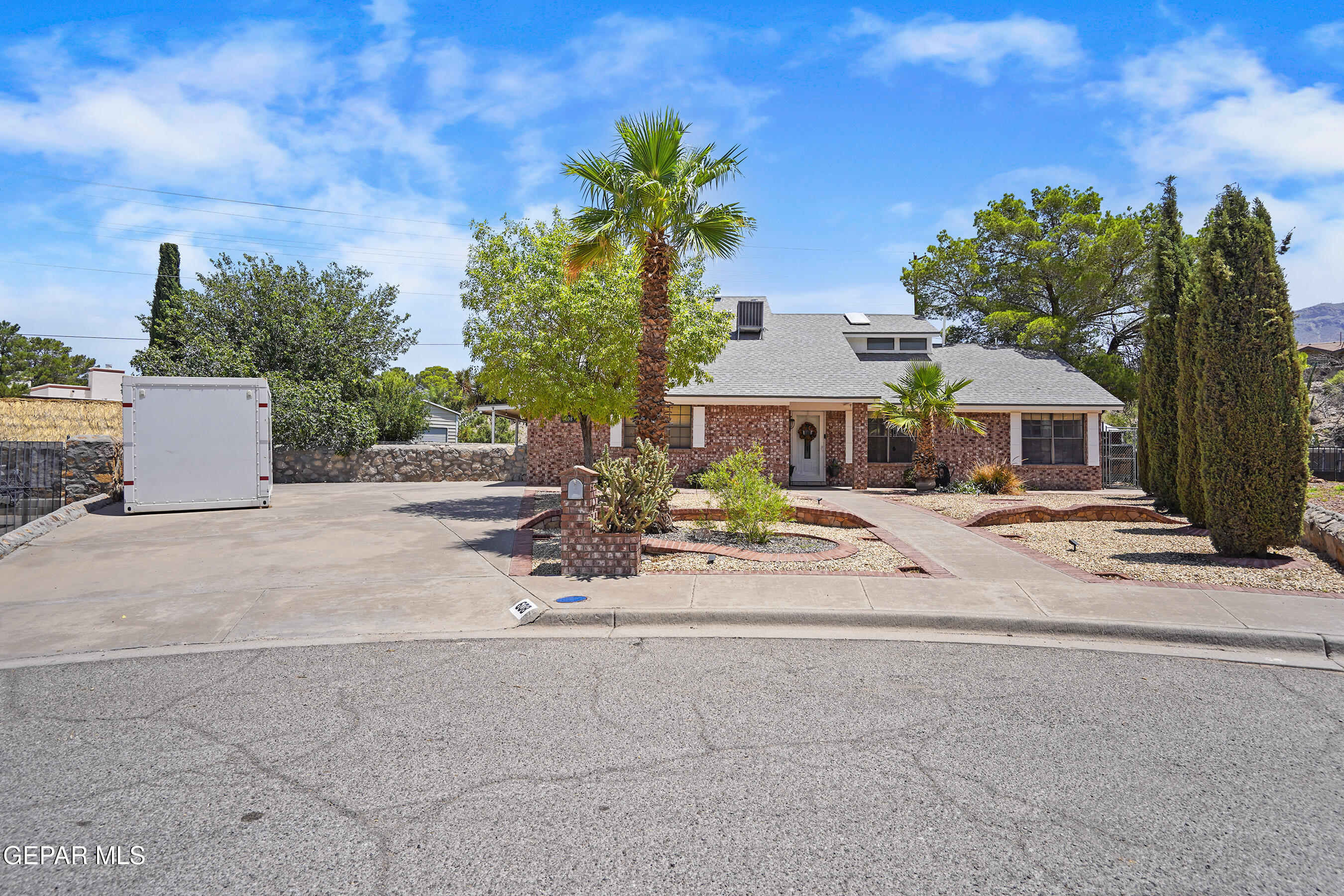 608 PASEO DE LUNA Lane
