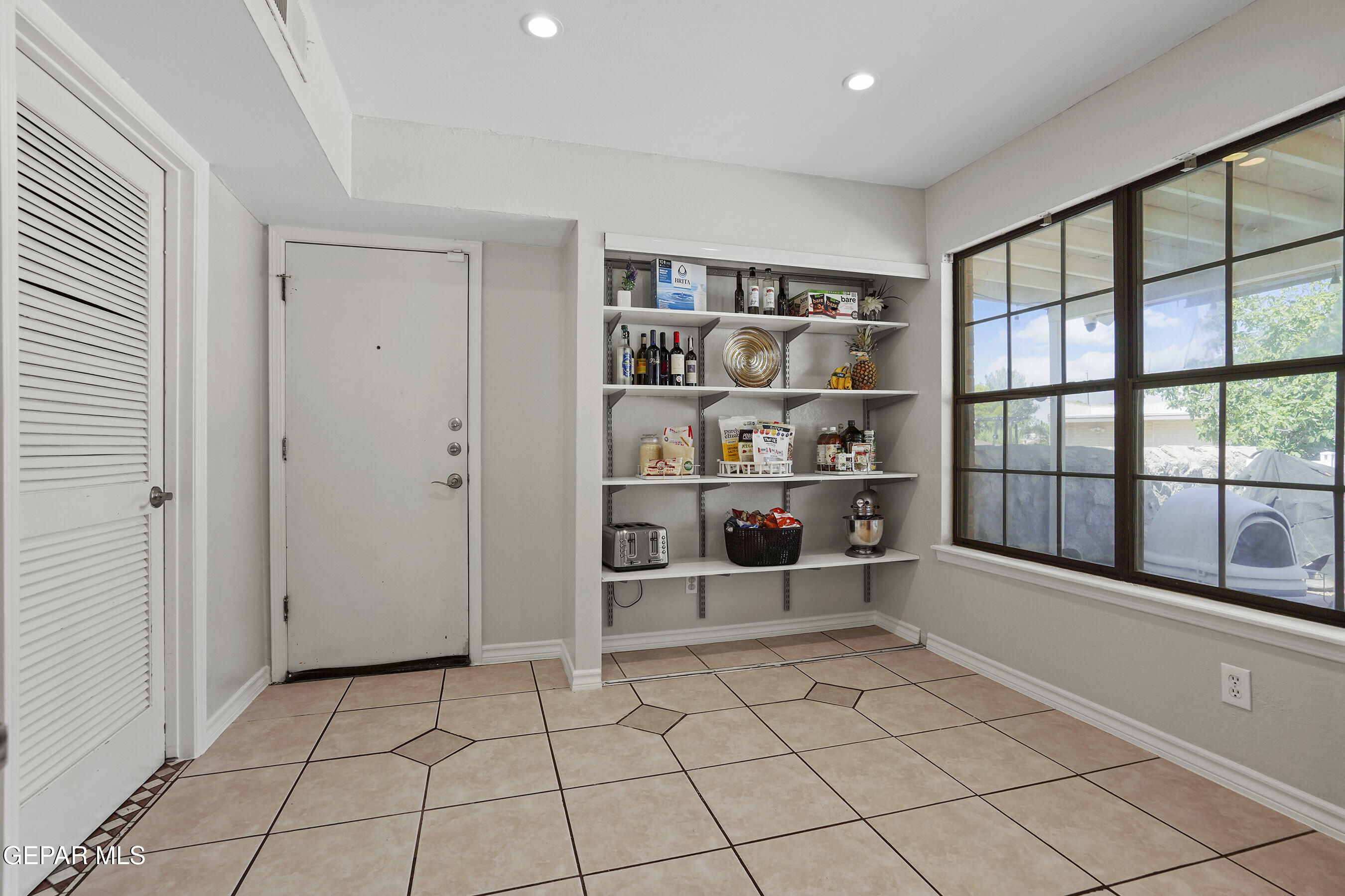 608 PASEO DE LUNA Lane