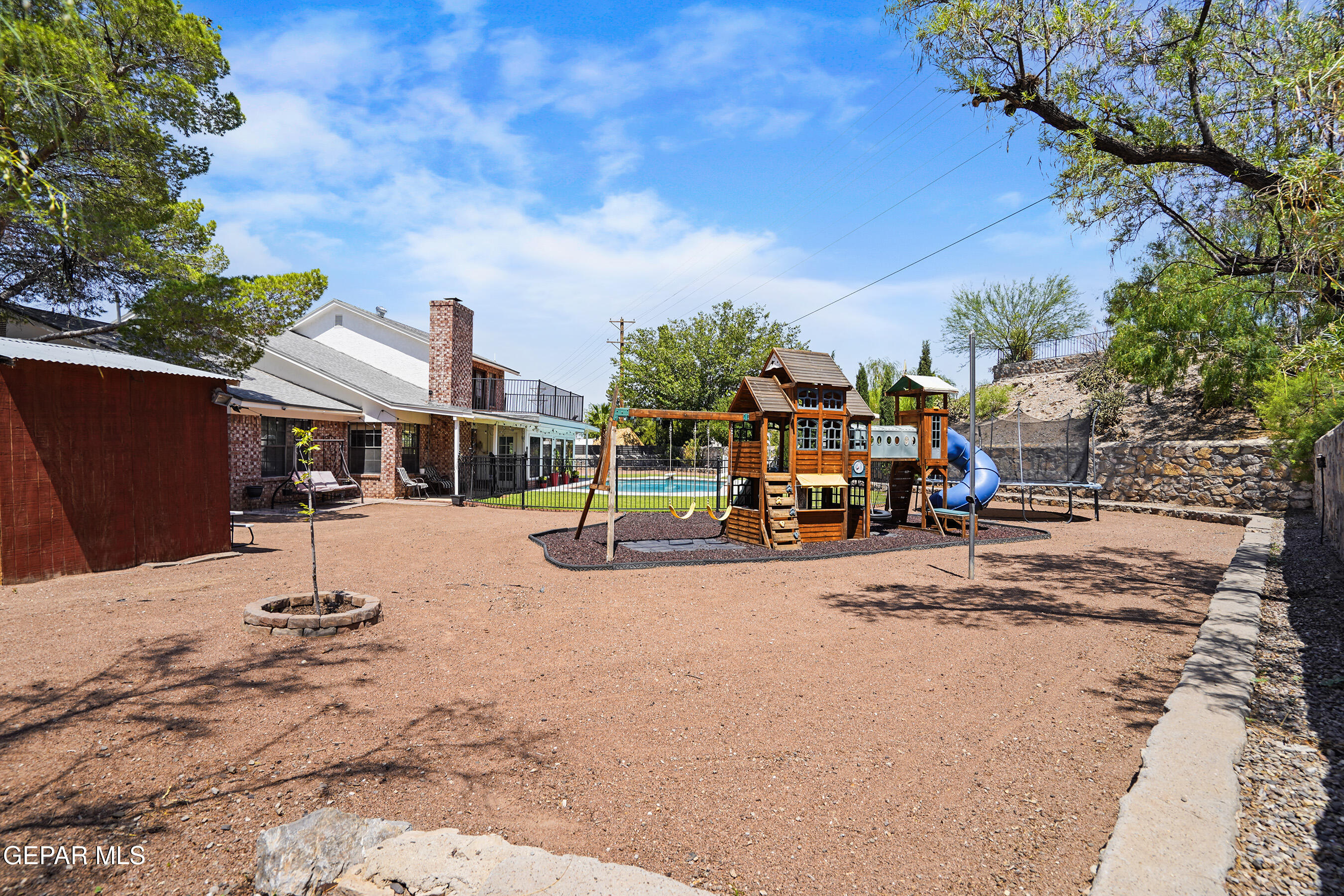 608 PASEO DE LUNA Lane