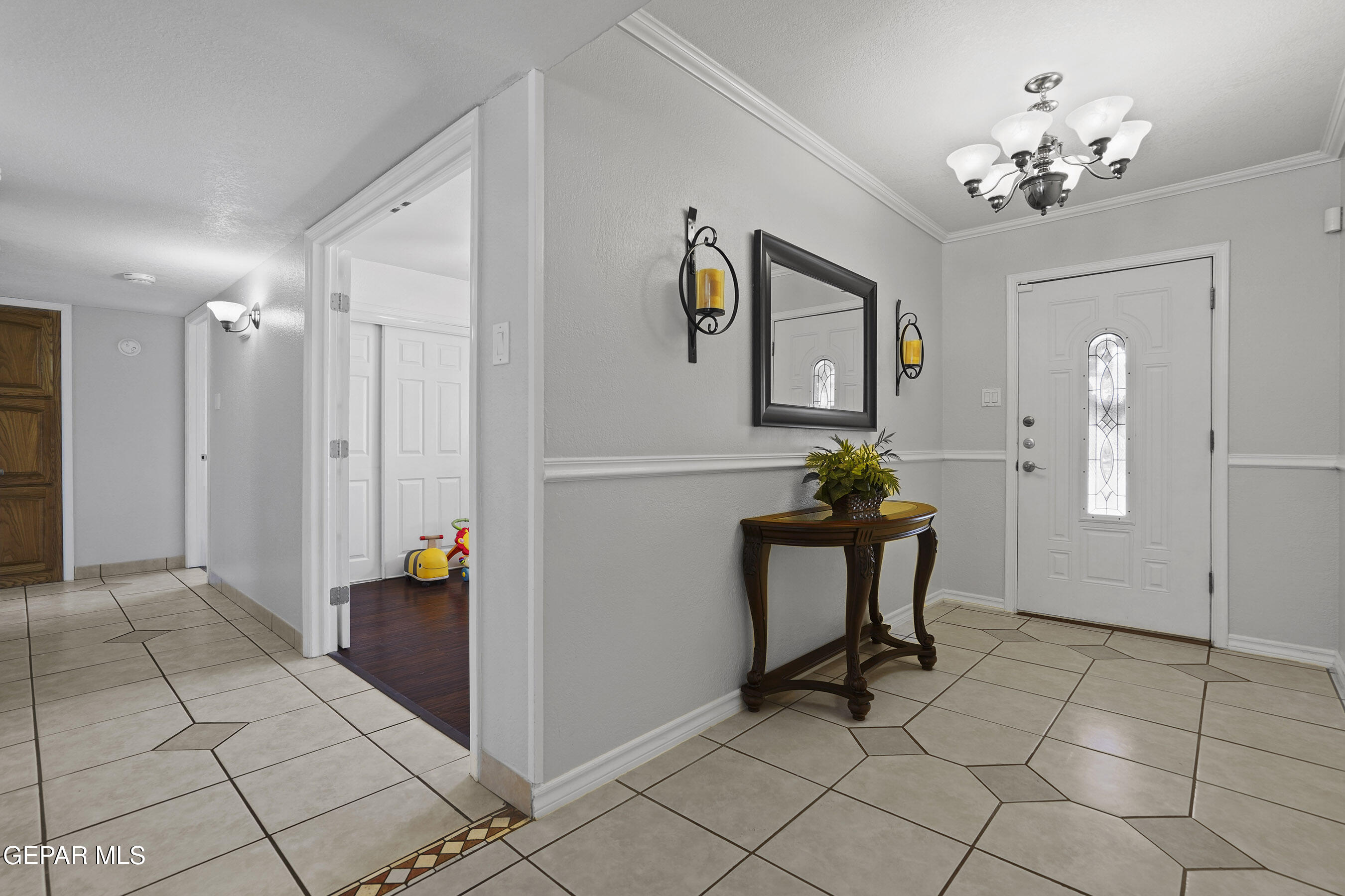 608 PASEO DE LUNA Lane