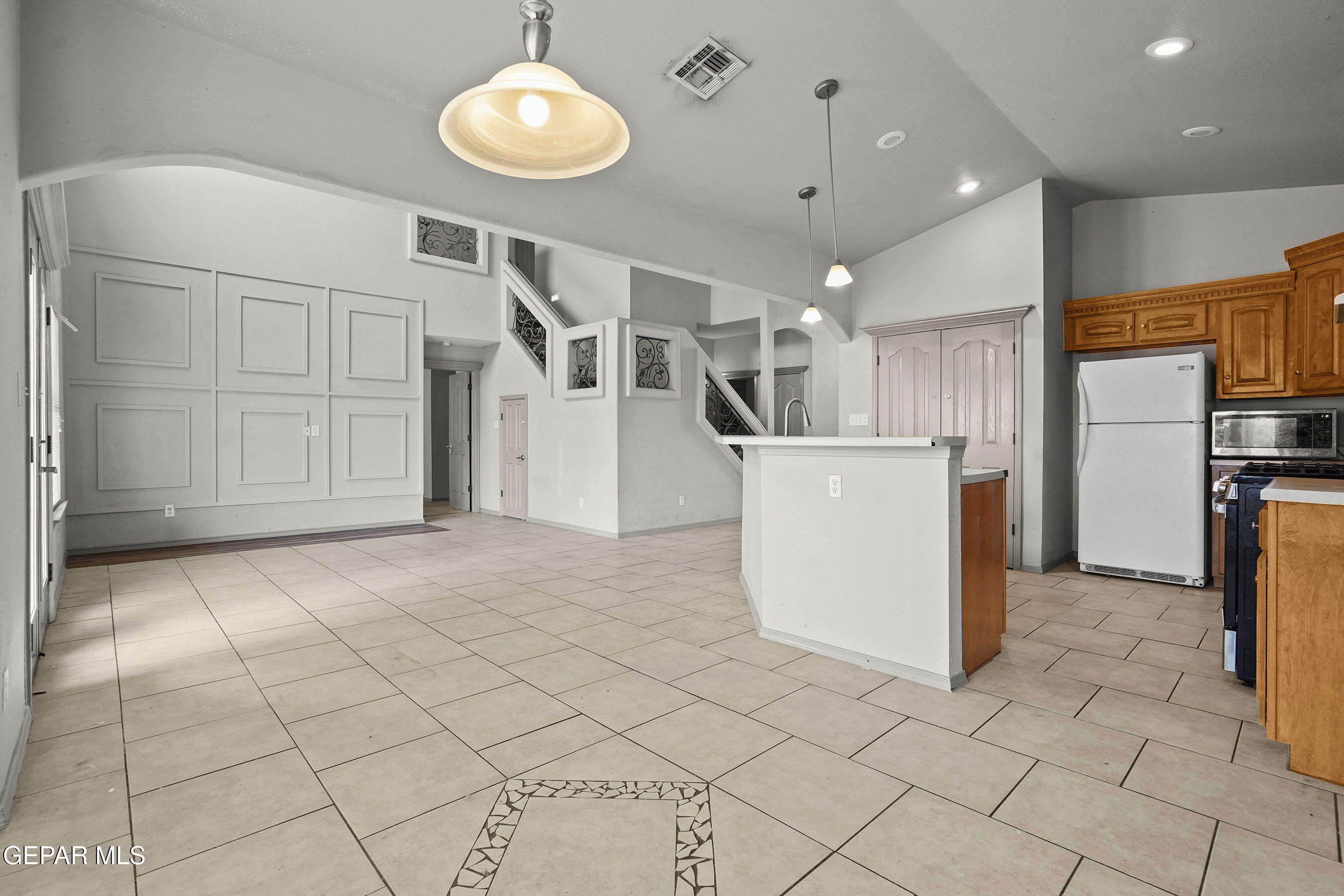 5517 MANUEL MORENO Drive