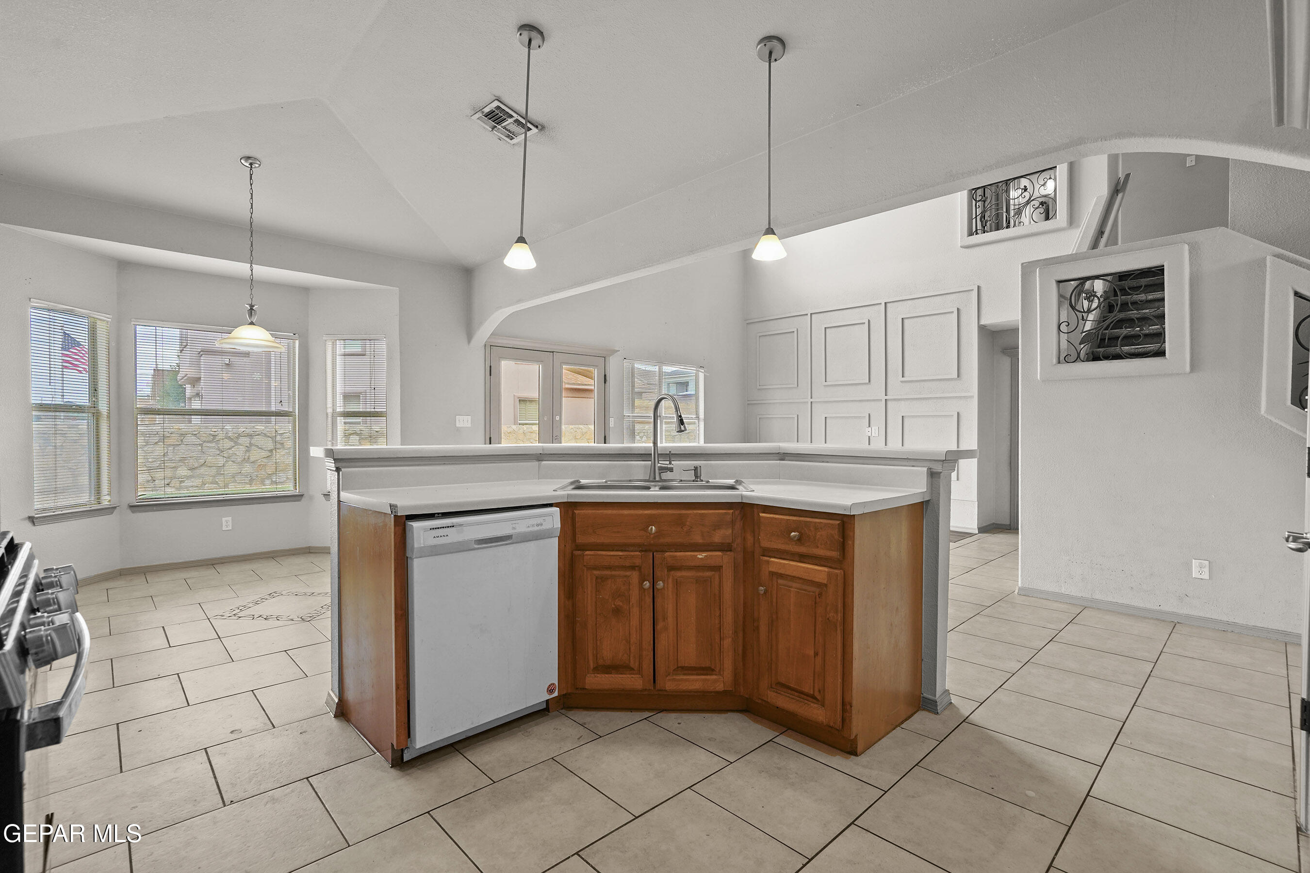 5517 MANUEL MORENO Drive