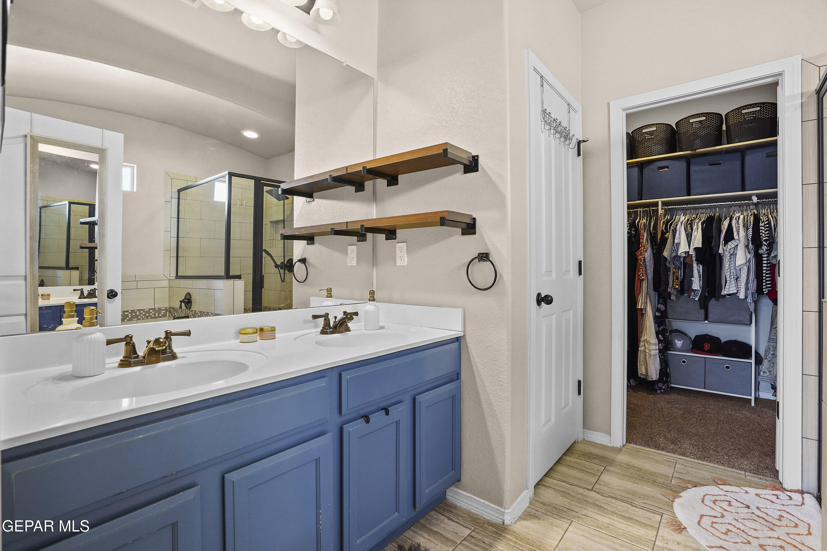 7520 EAGLE VISTA Drive