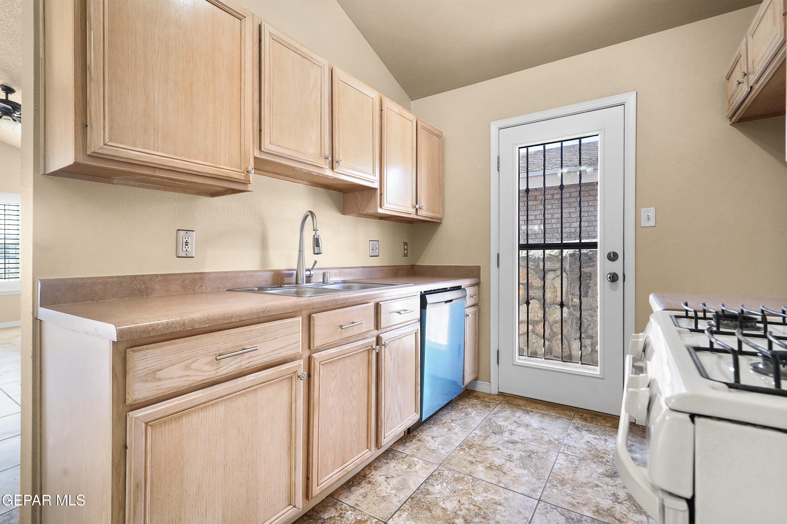 1695 SAINT PAUL Place