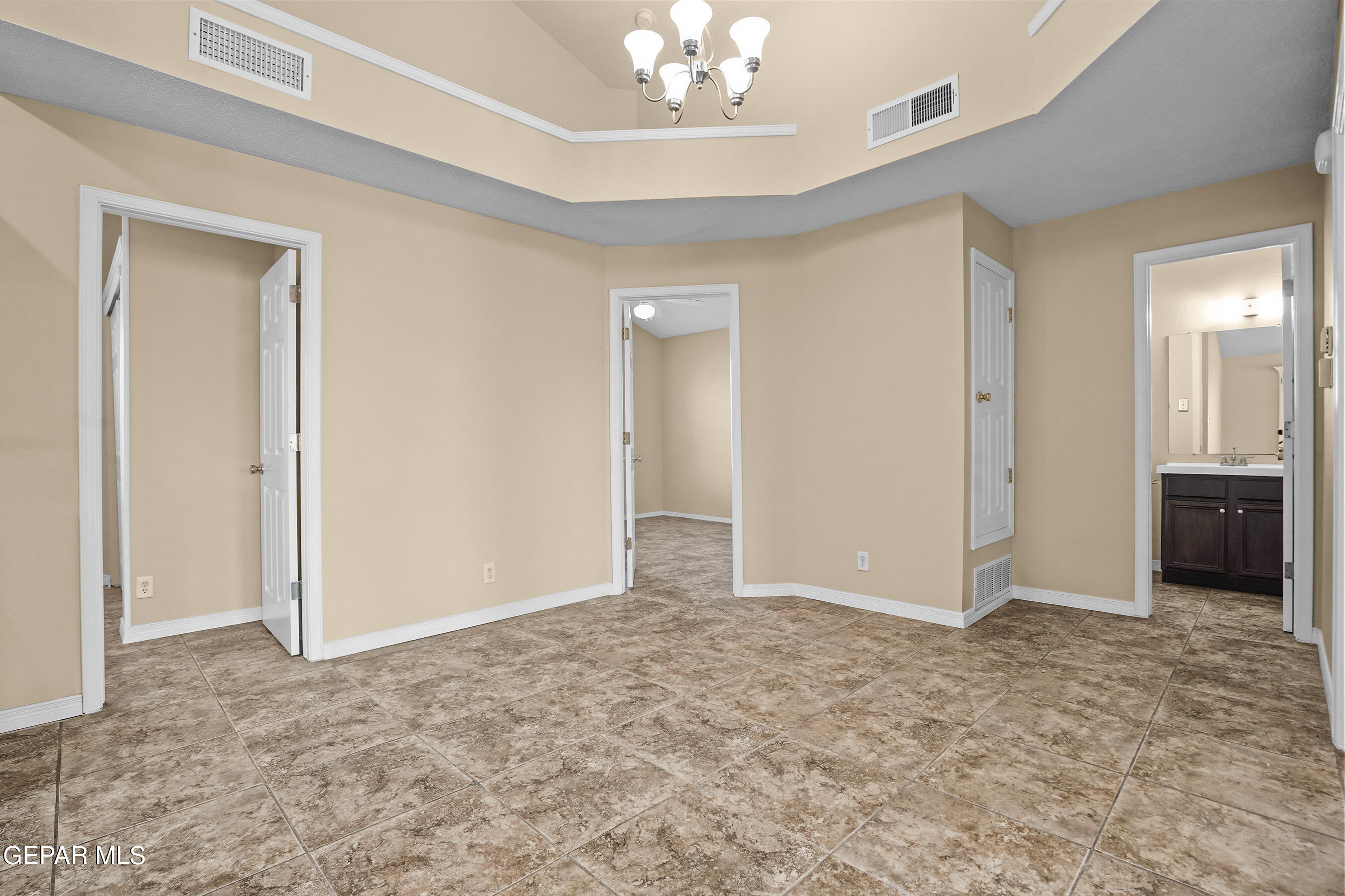 1695 SAINT PAUL Place