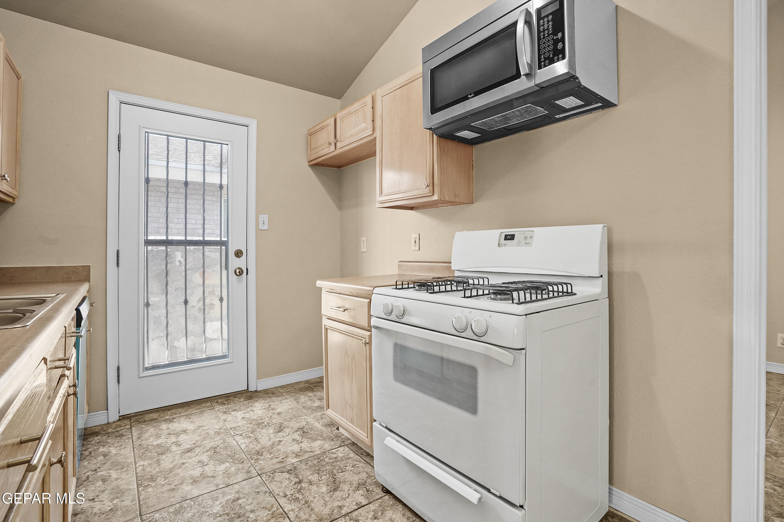 1695 SAINT PAUL Place