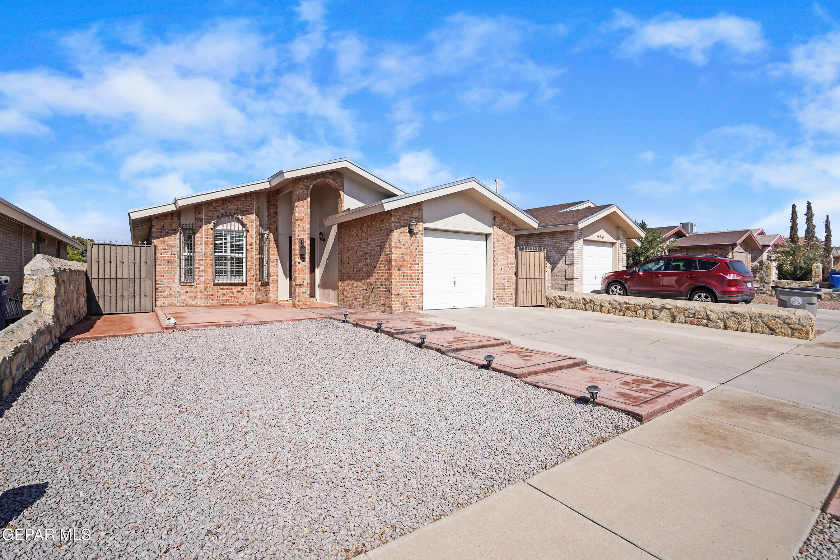 1695 SAINT PAUL Place