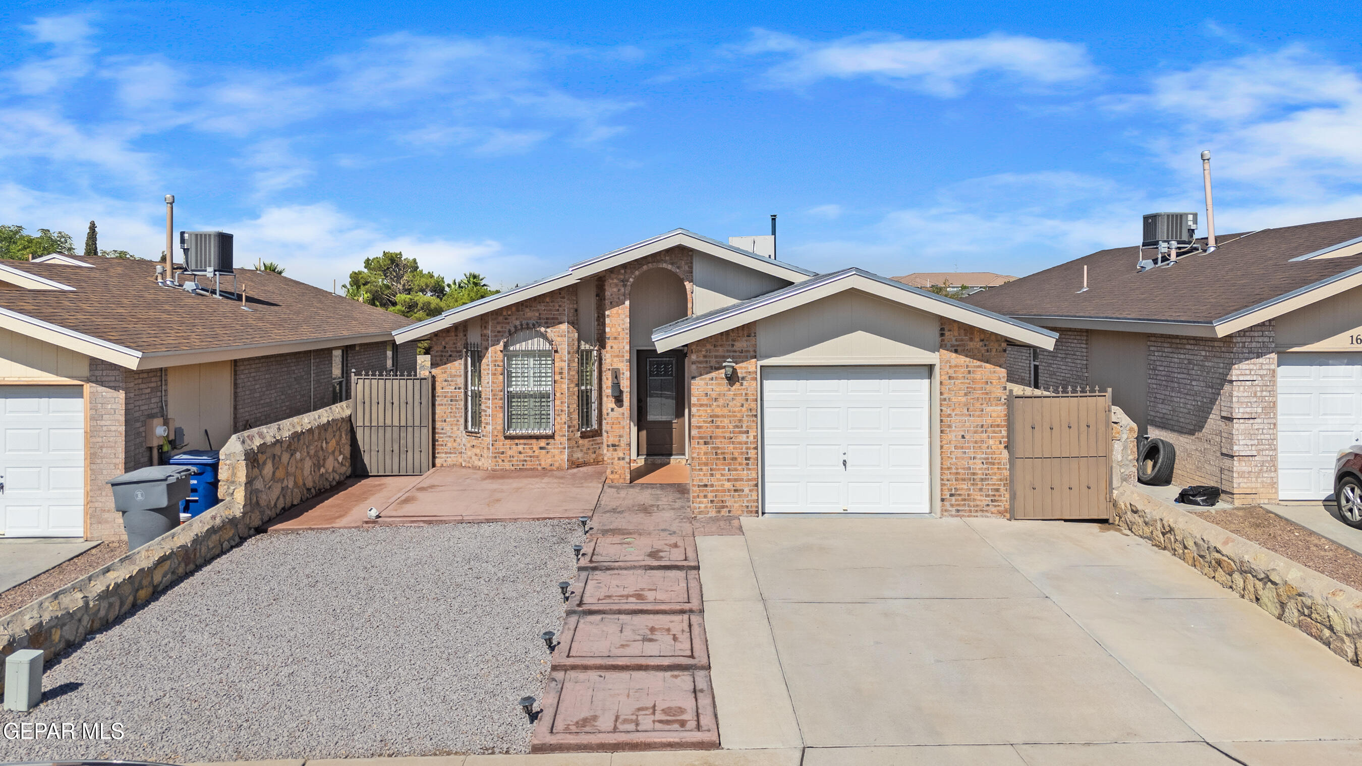 1695 SAINT PAUL Place