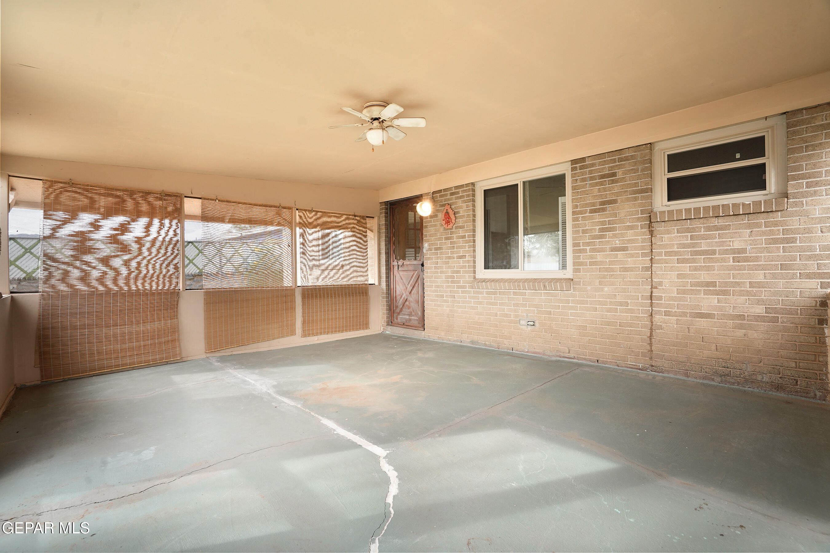 5644 ARROWHEAD Drive