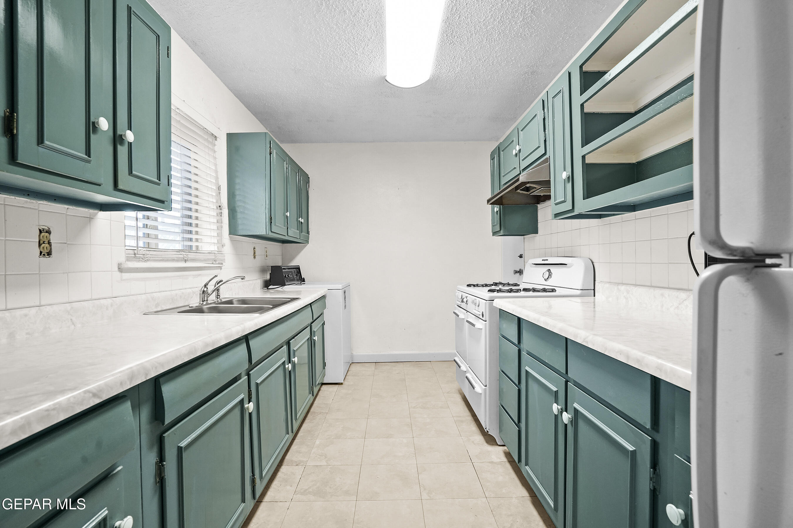 5644 ARROWHEAD Drive