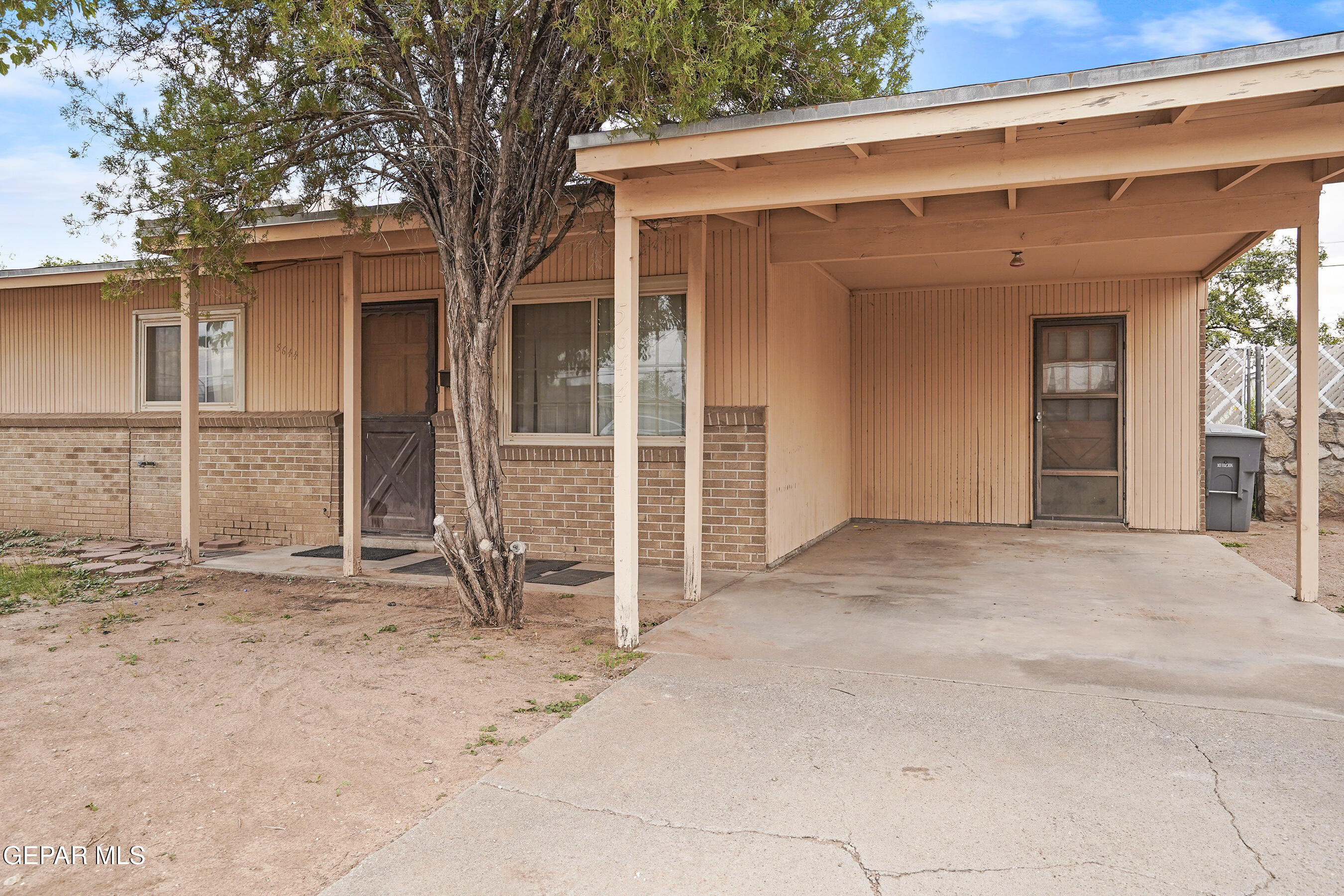 5644 ARROWHEAD Drive