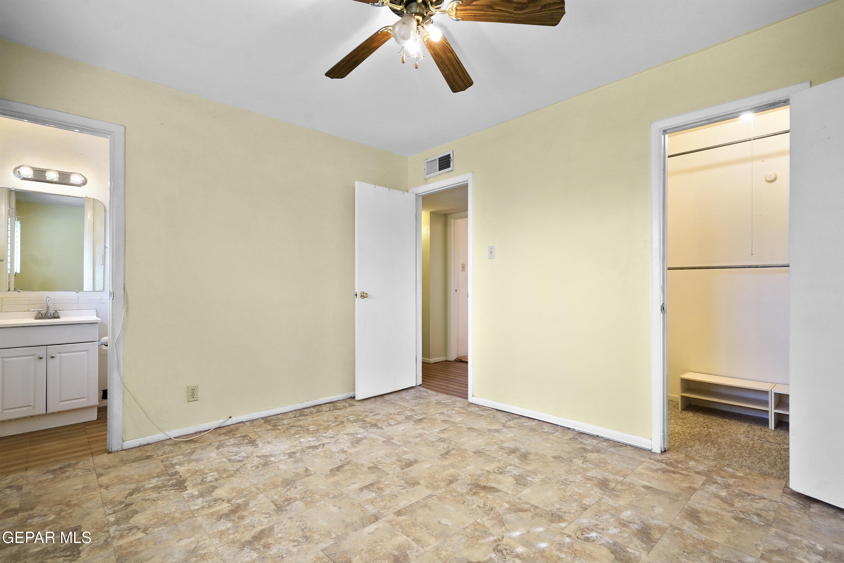 5644 ARROWHEAD Drive