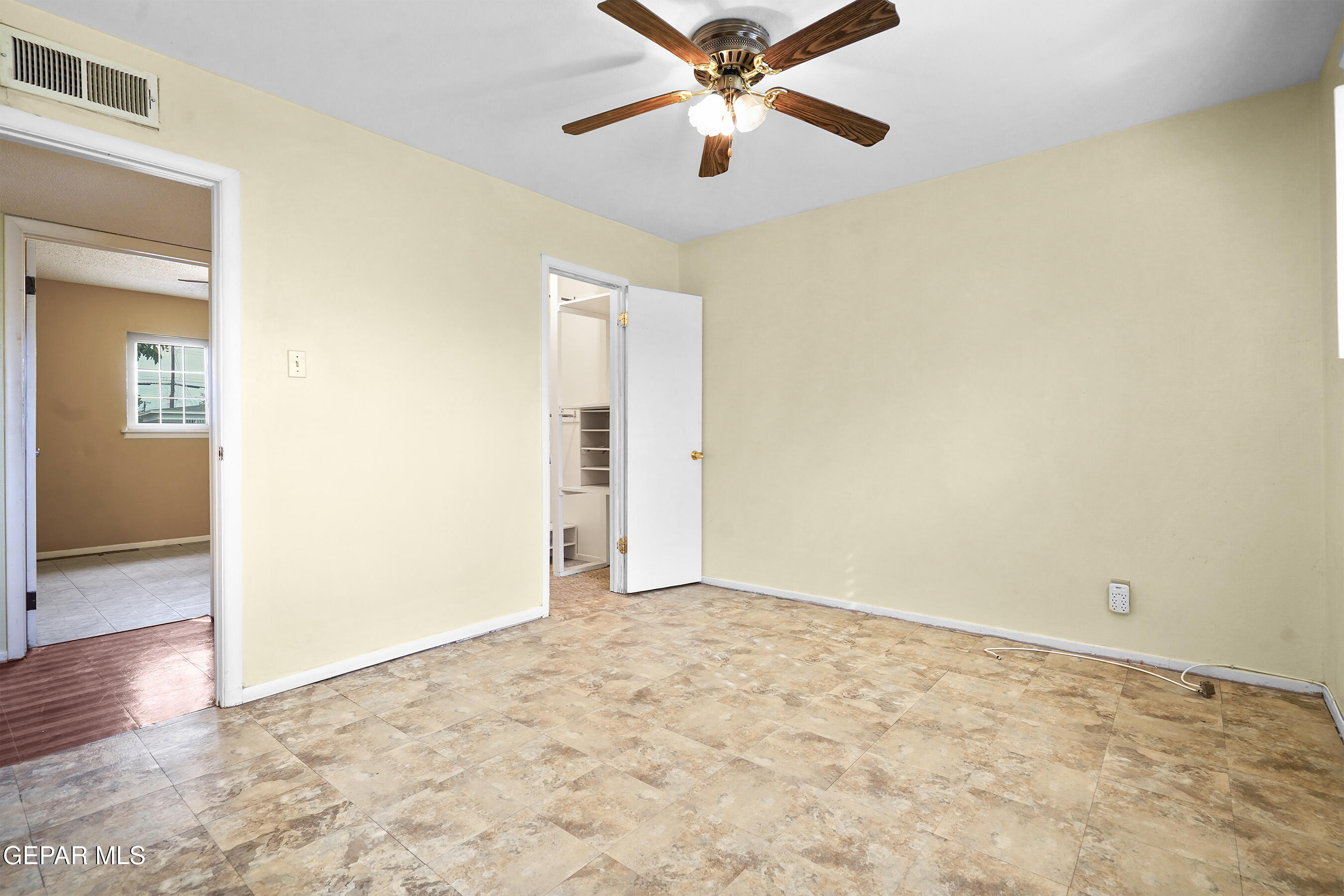 5644 ARROWHEAD Drive