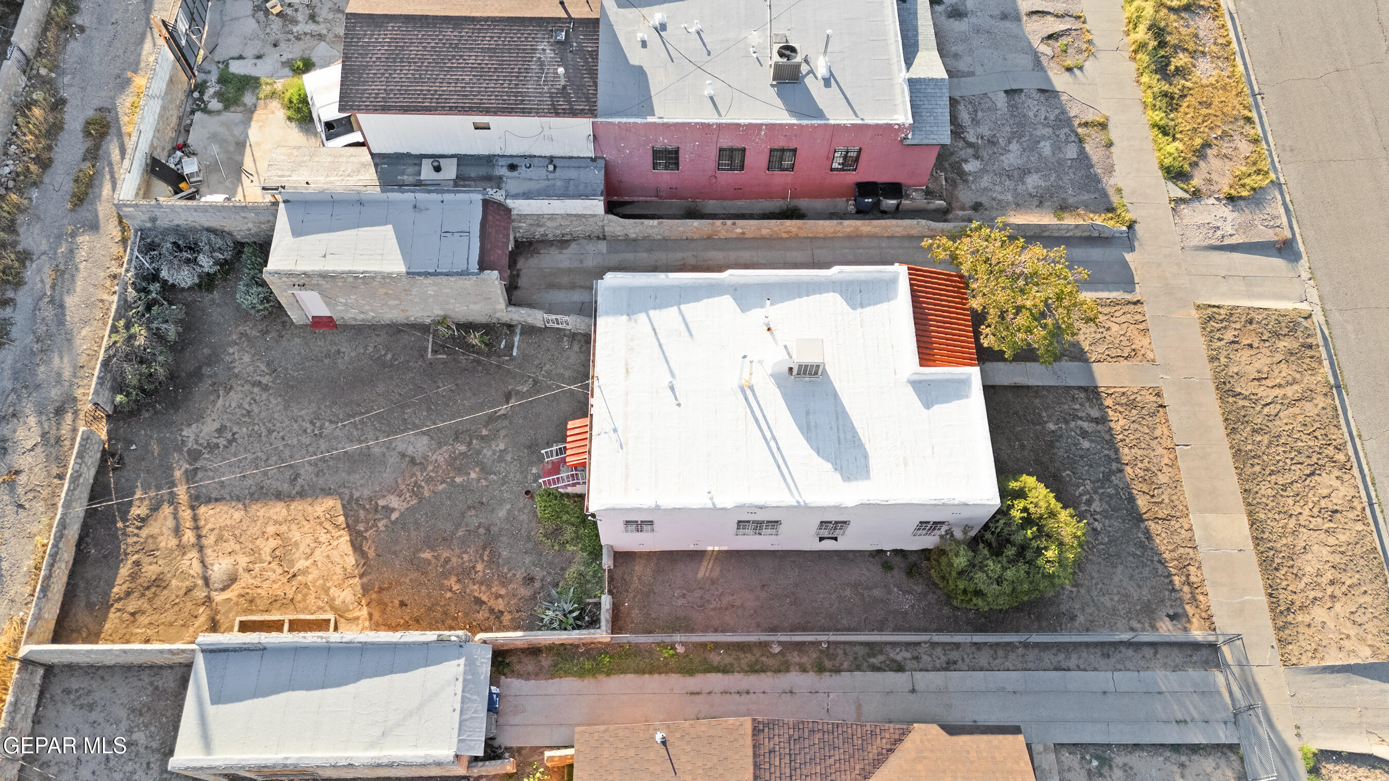 3018 SACRAMENTO Avenue