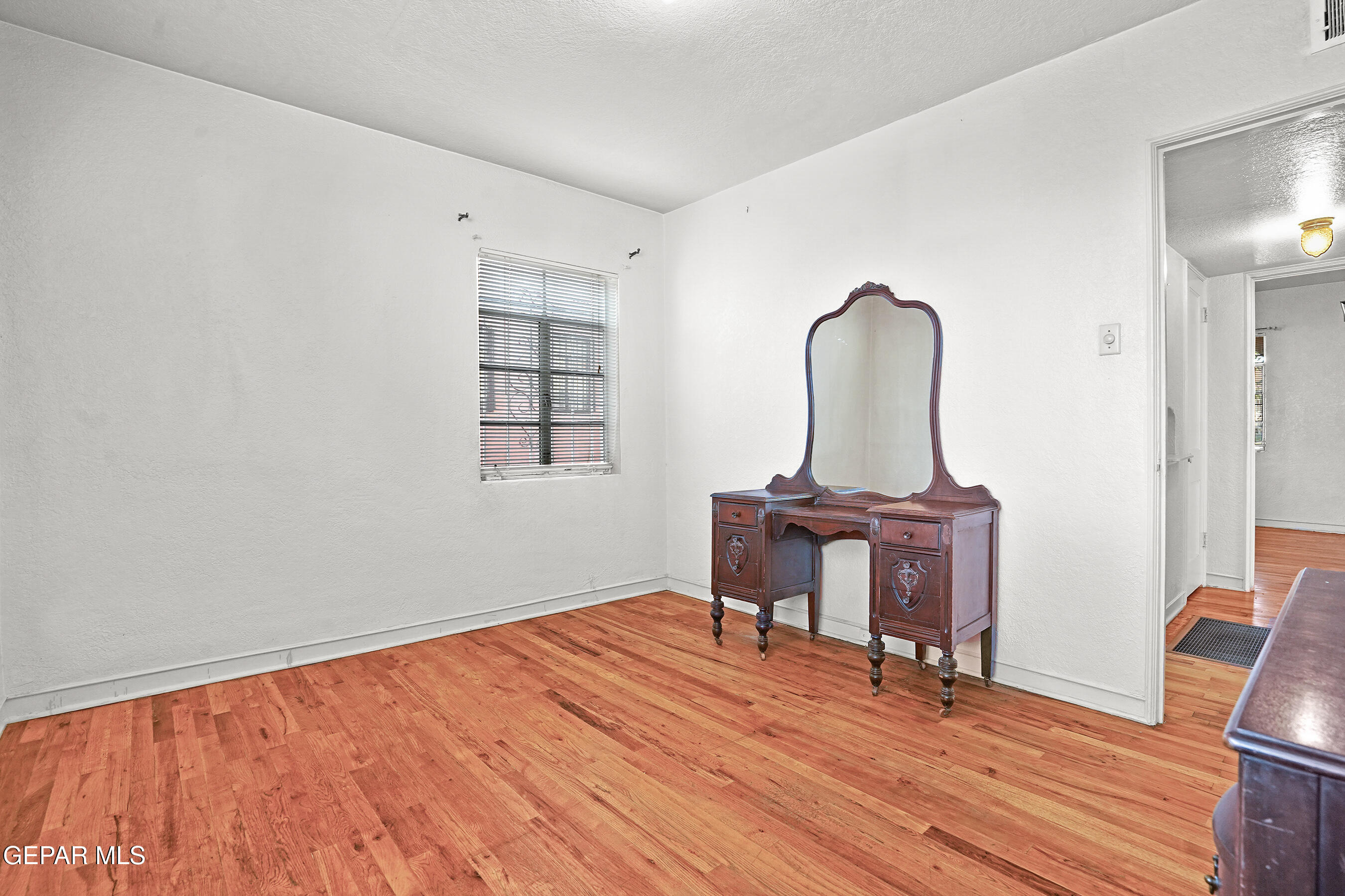 3018 SACRAMENTO Avenue