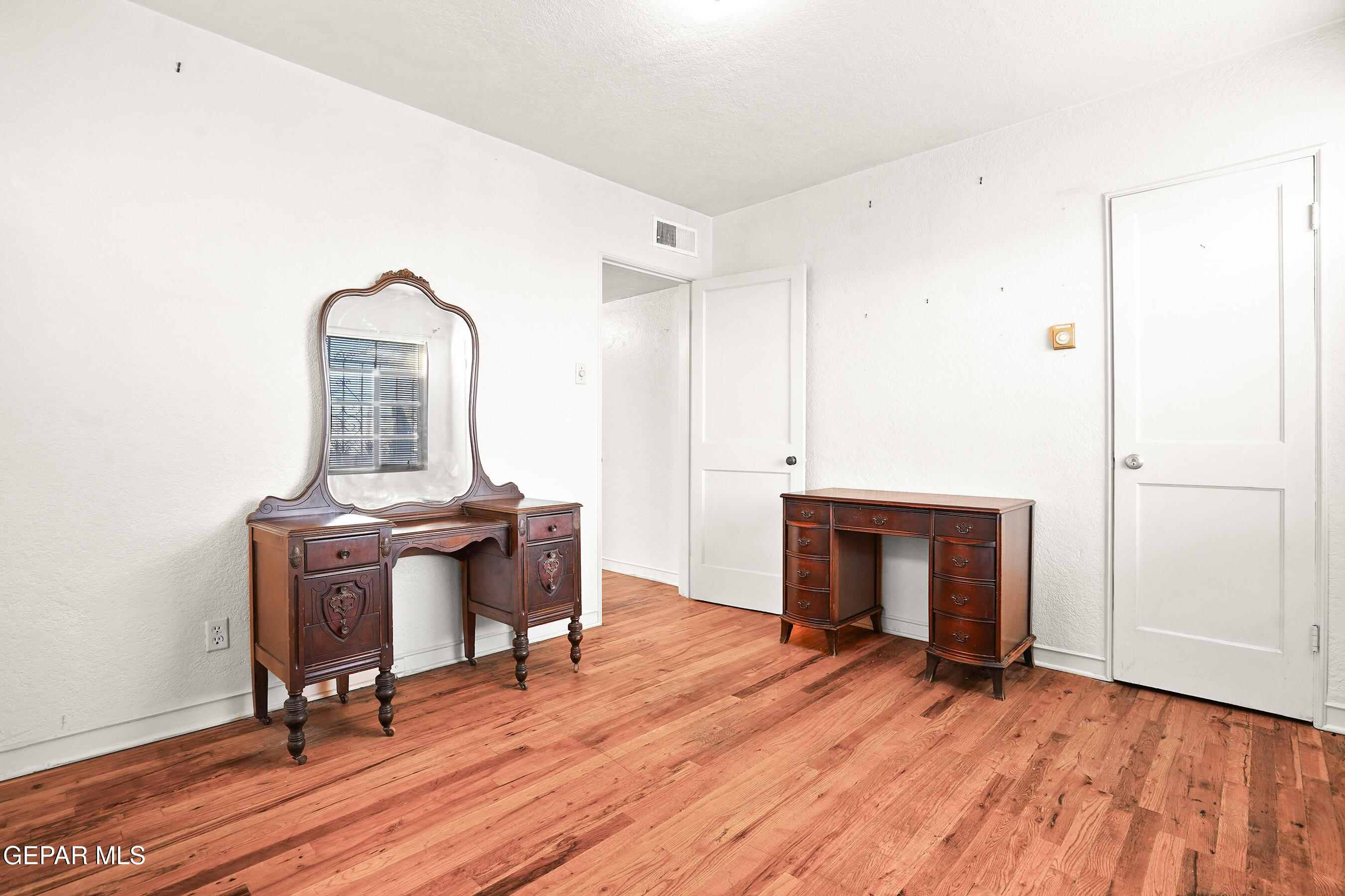 3018 SACRAMENTO Avenue