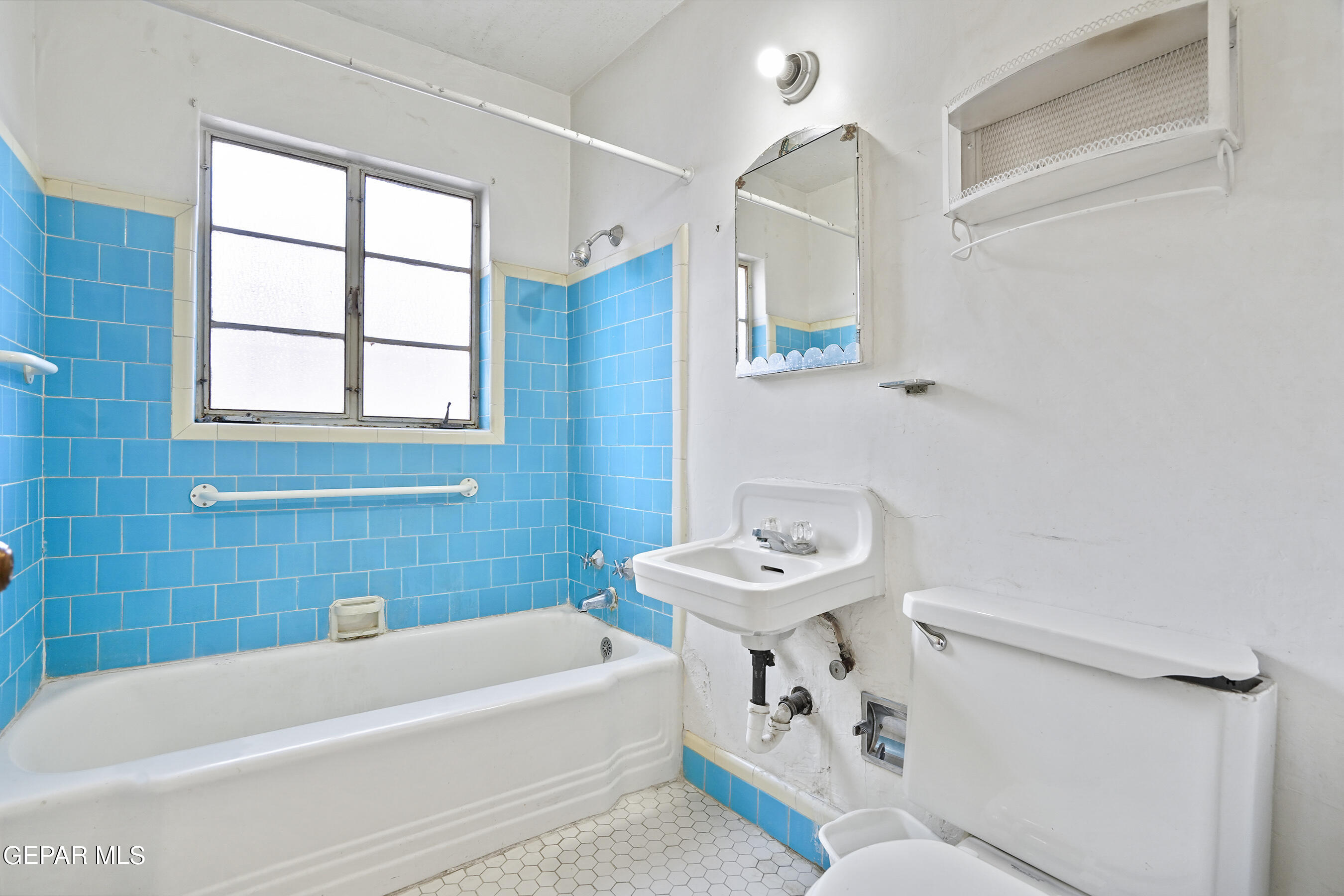 3018 SACRAMENTO Avenue