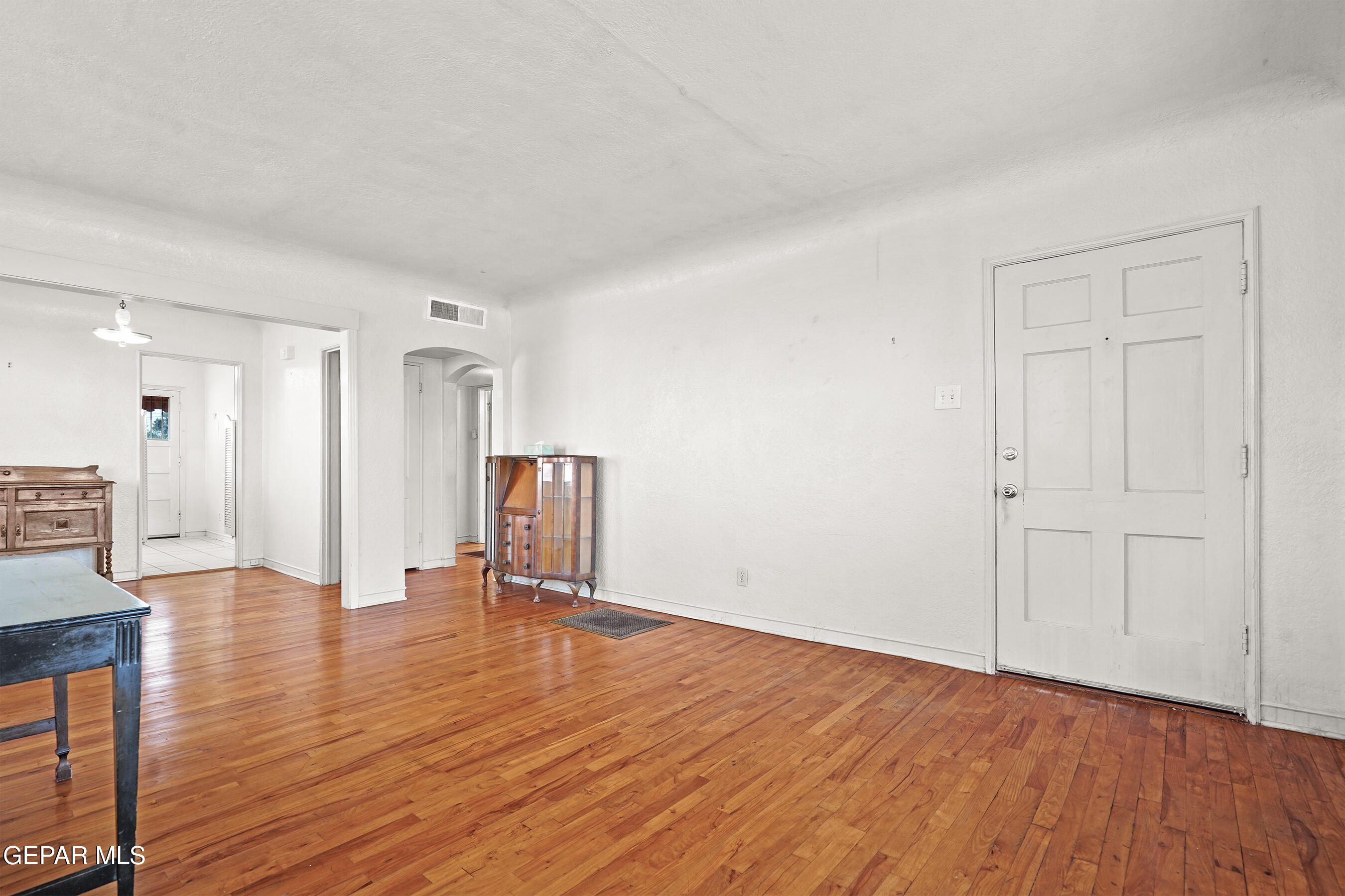 3018 SACRAMENTO Avenue