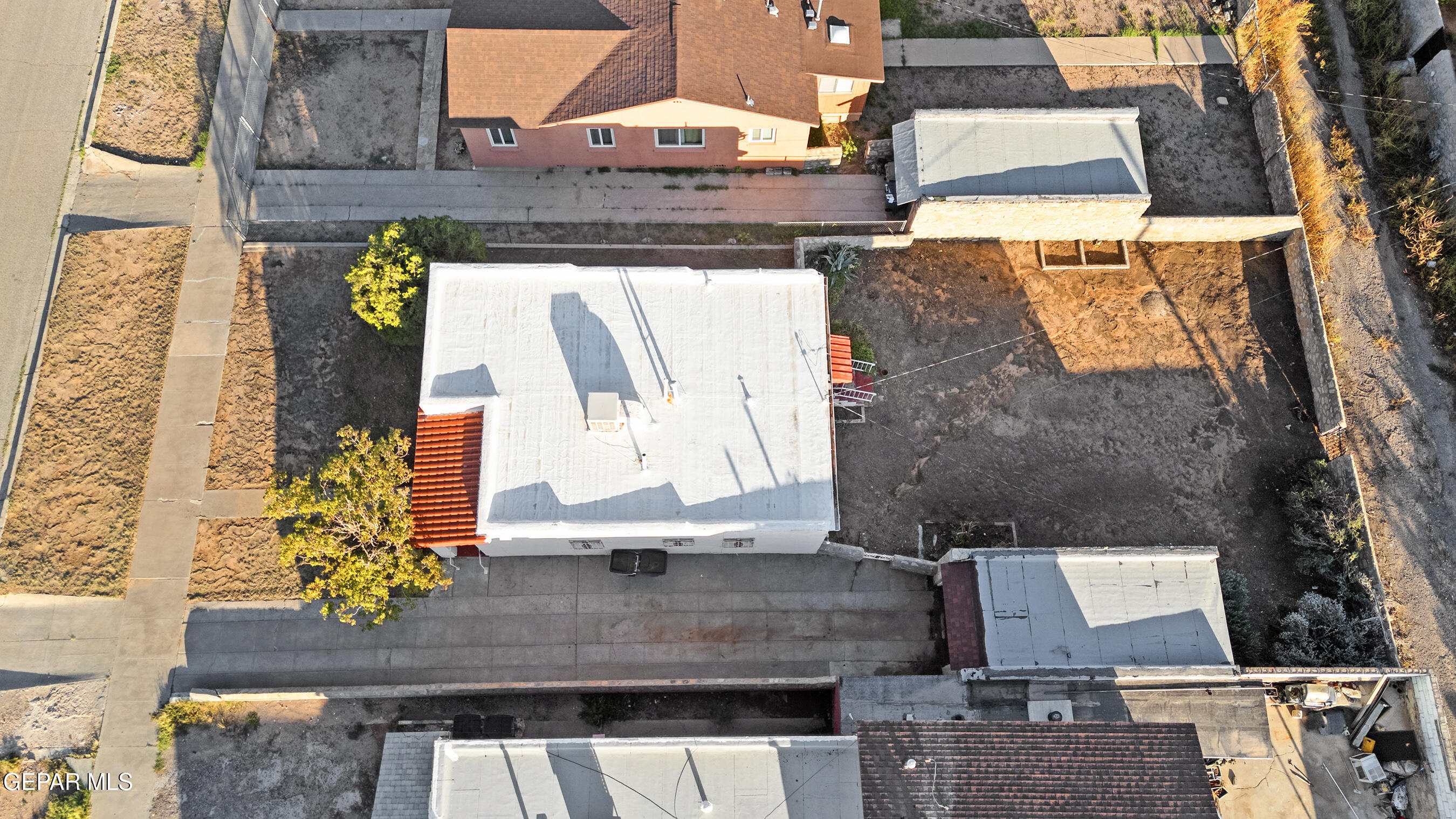 3018 SACRAMENTO Avenue