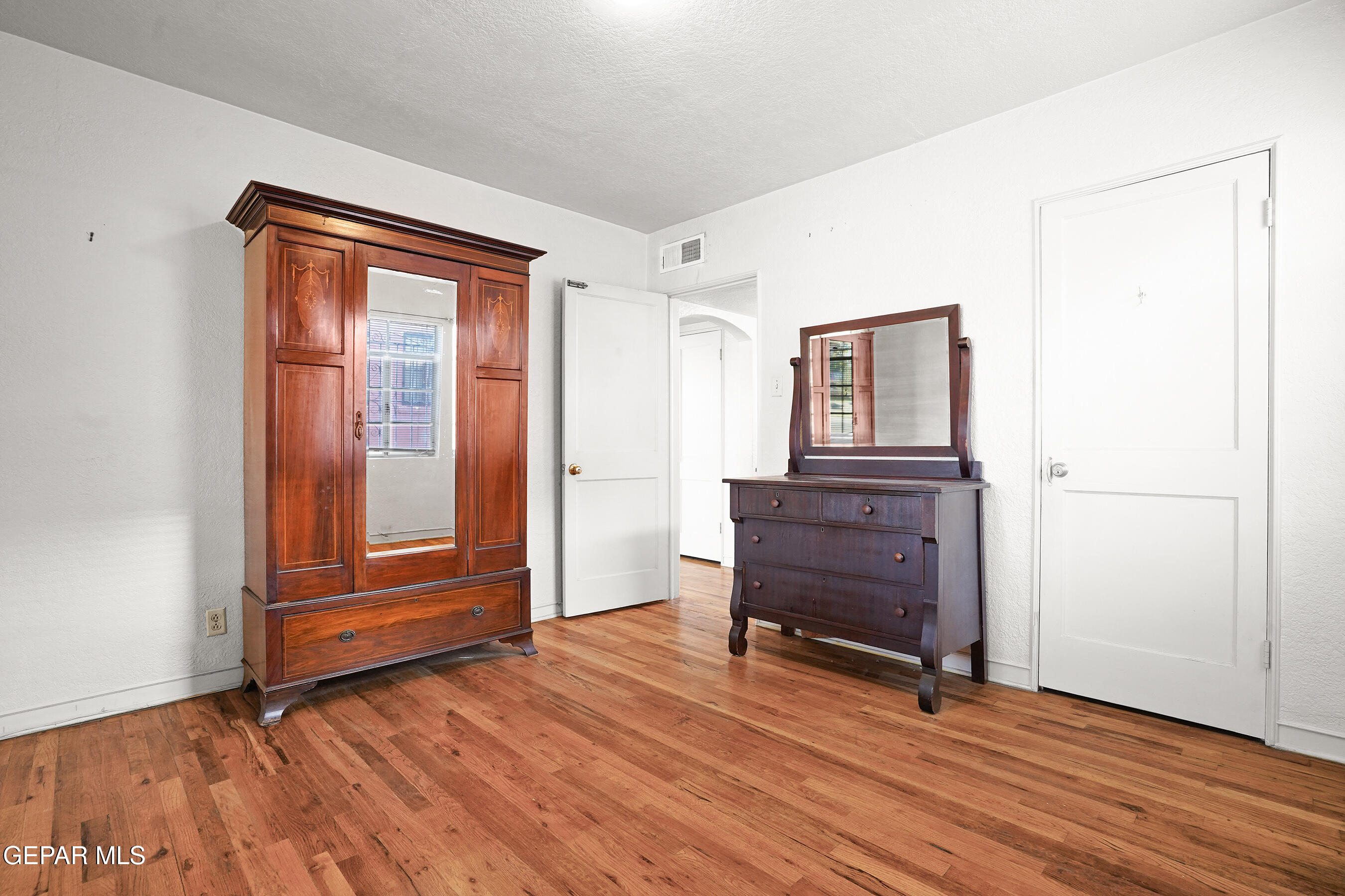 3018 SACRAMENTO Avenue