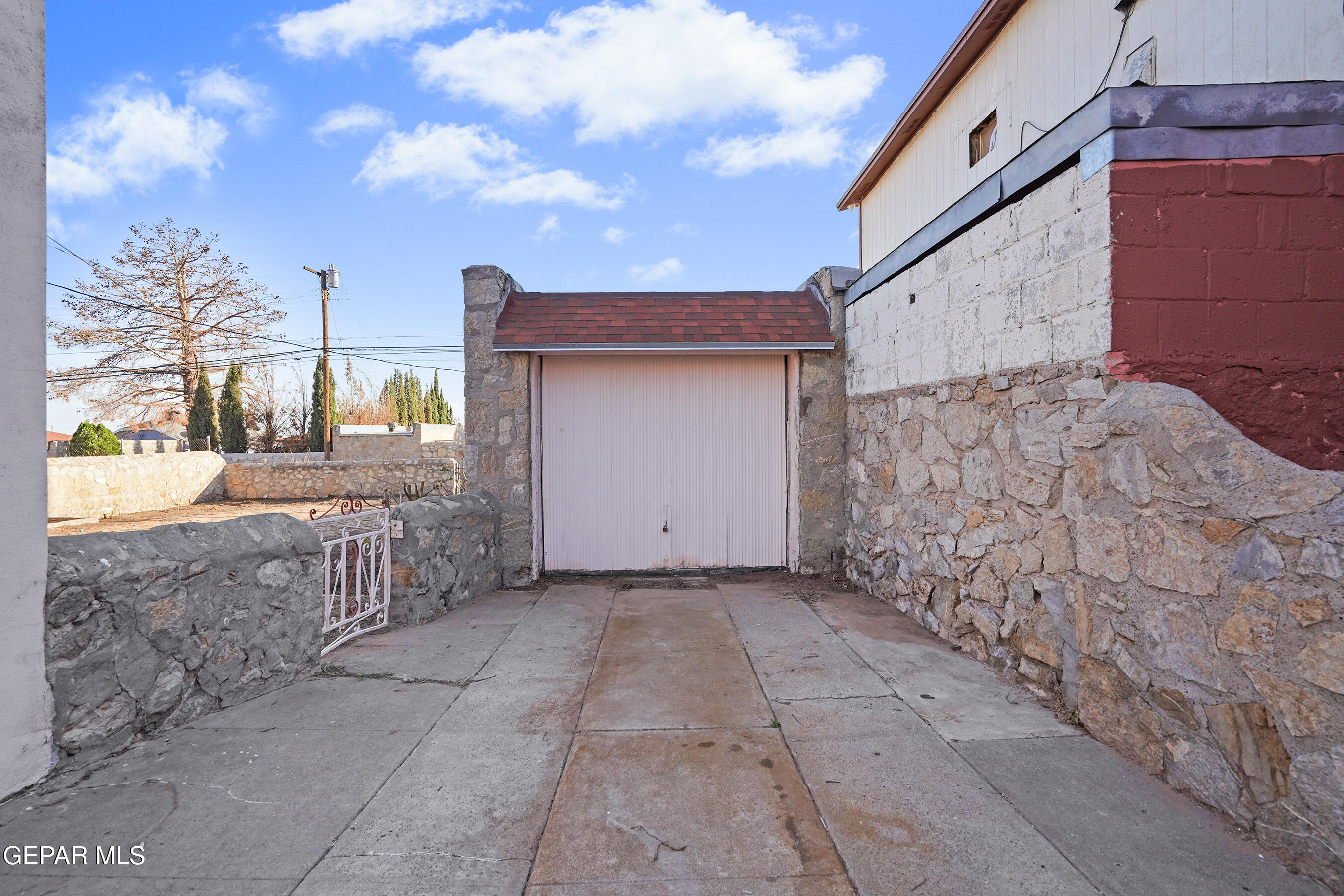 3018 SACRAMENTO Avenue