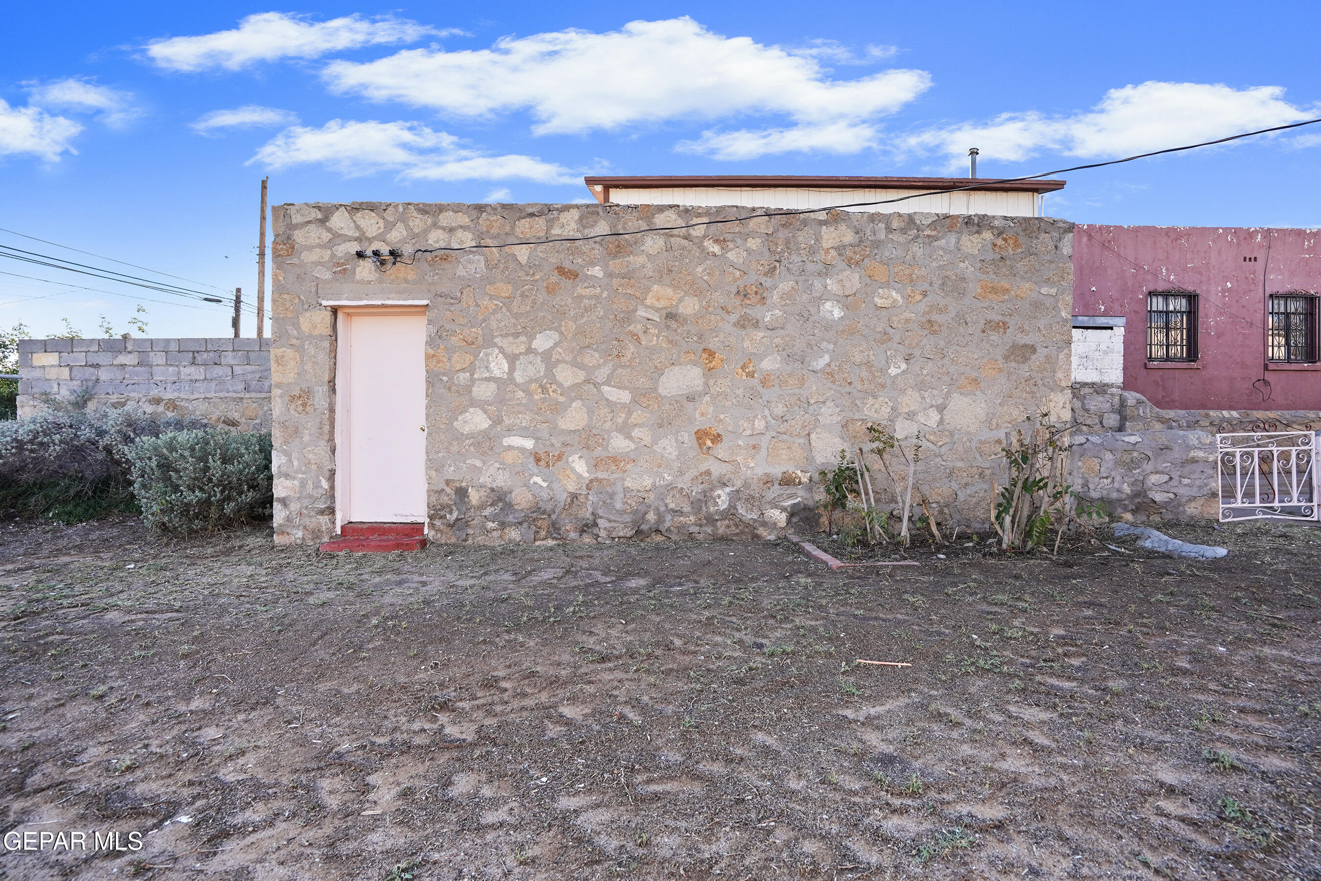 3018 SACRAMENTO Avenue