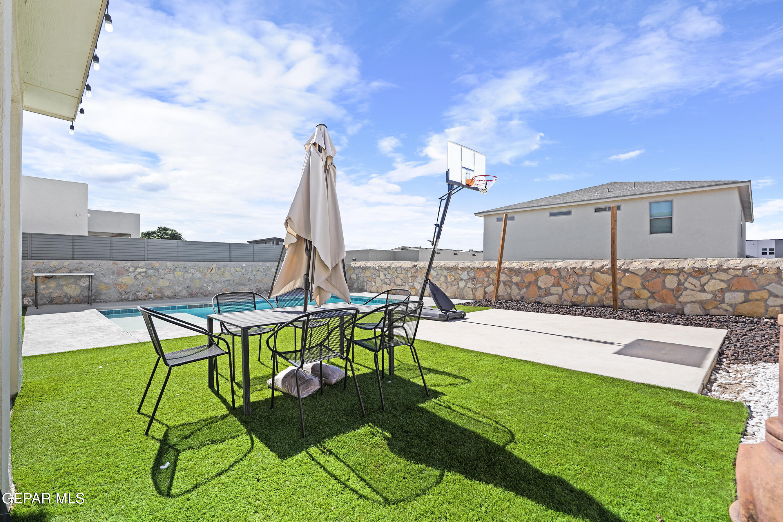 6713 LA PUESTA Drive