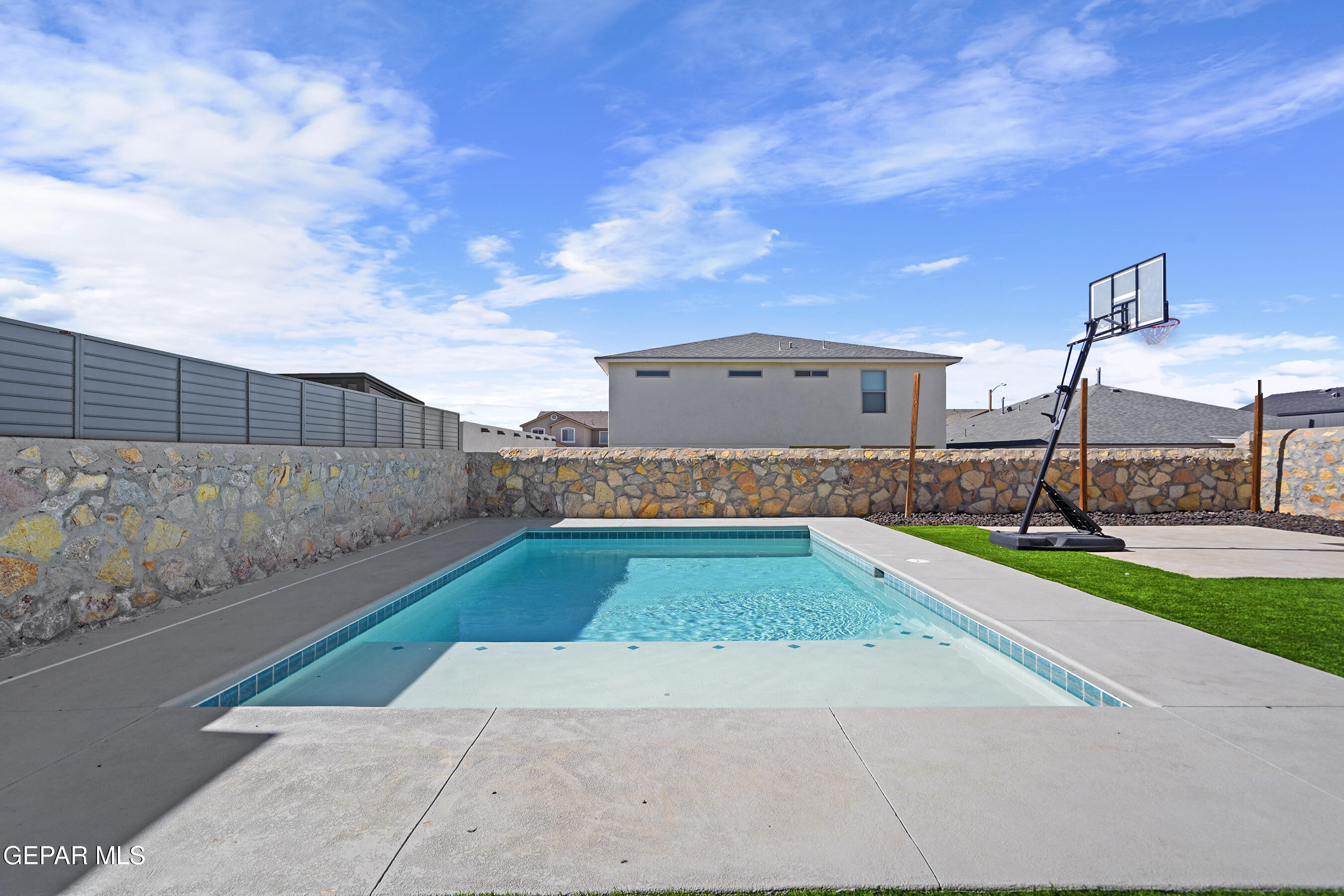 6713 LA PUESTA Drive