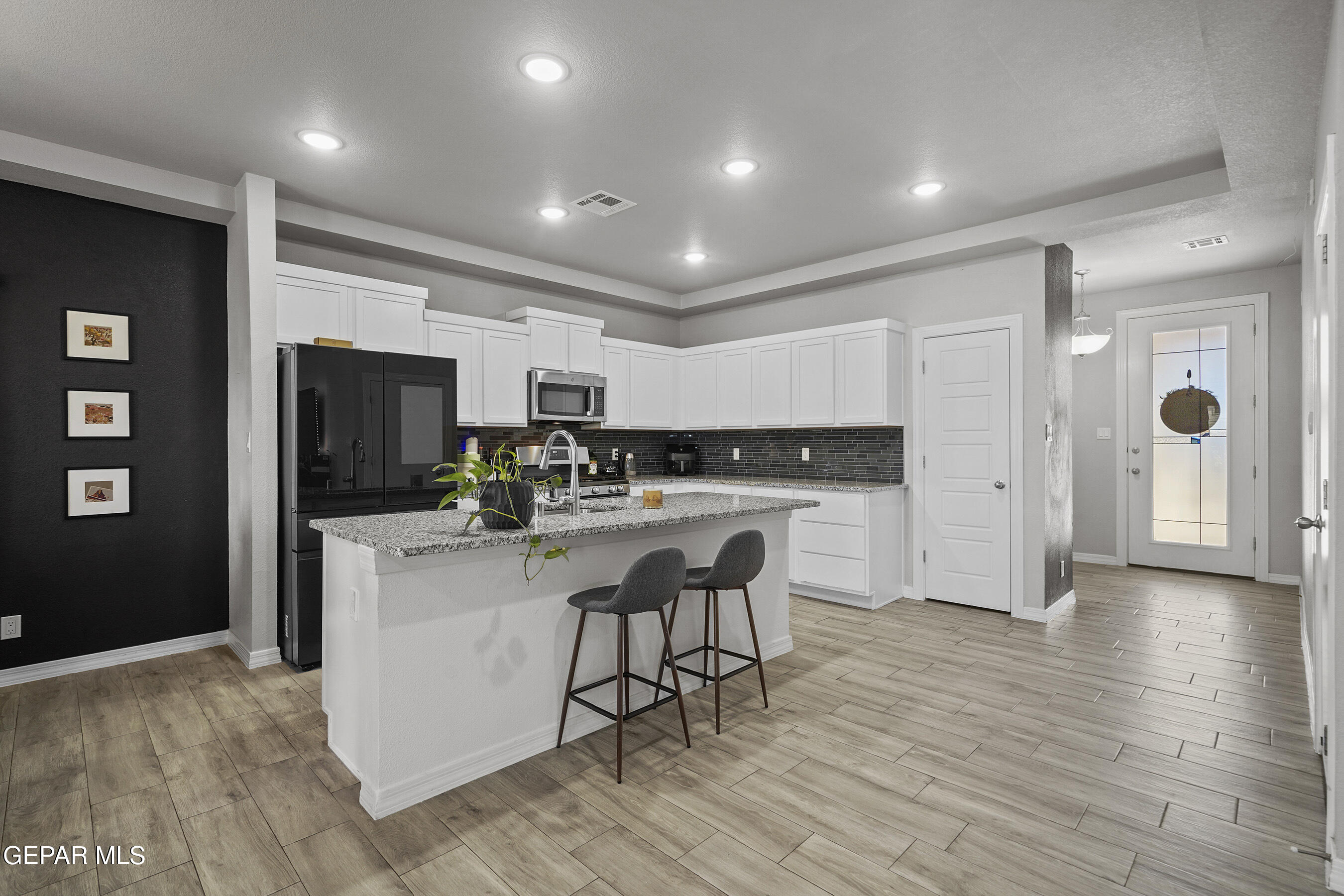 6713 LA PUESTA Drive