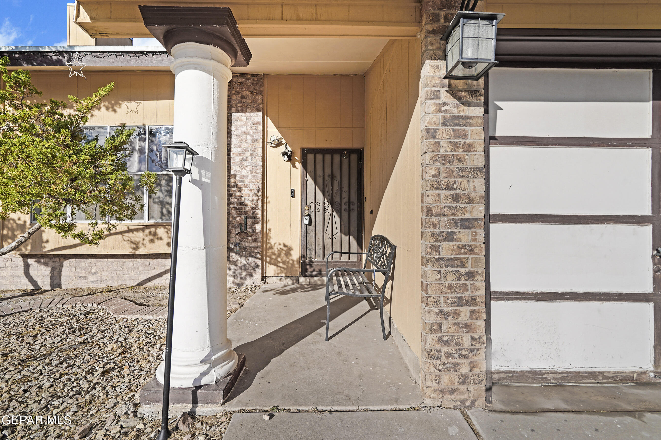 7337 ROYAL ARMS Drive