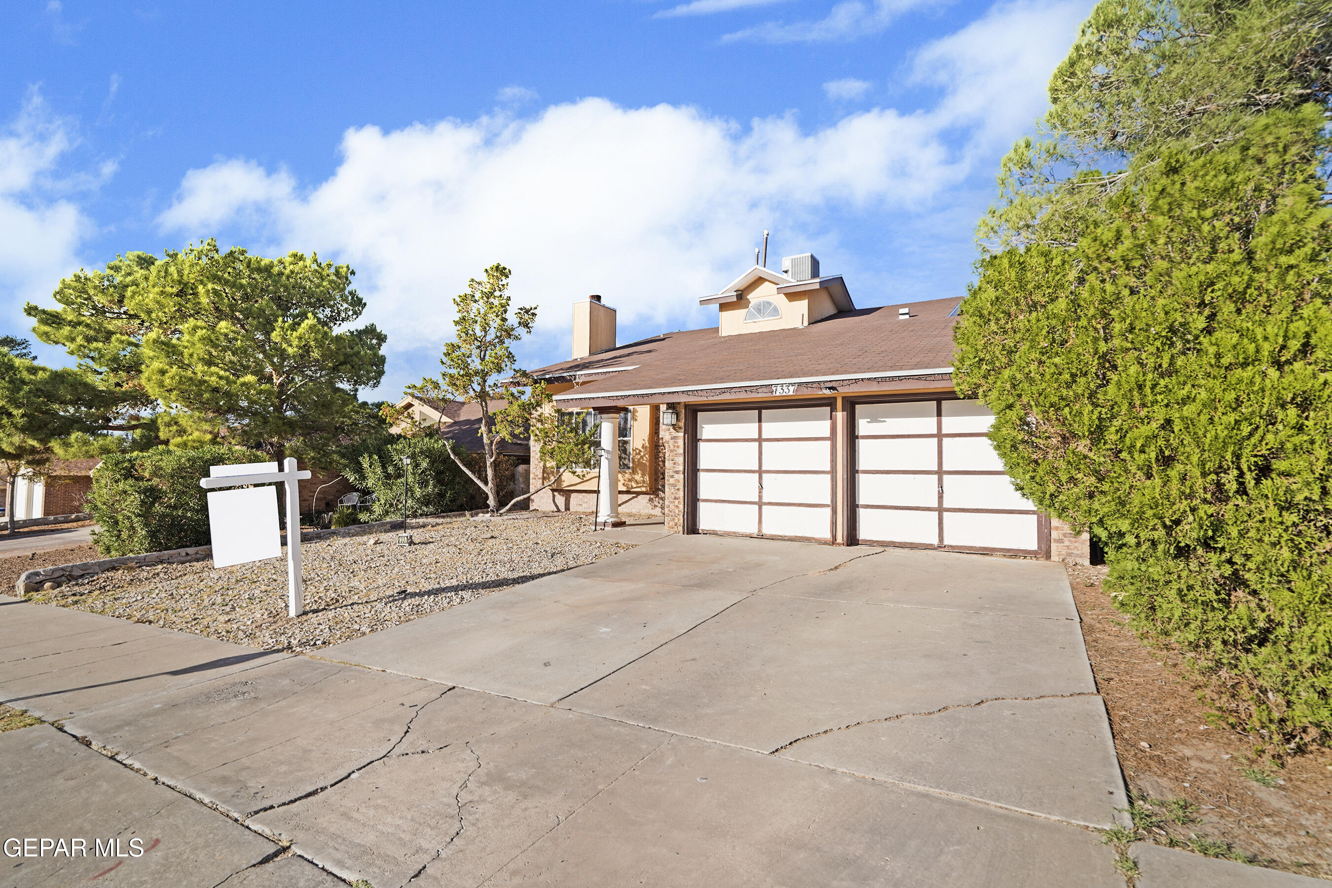 7337 ROYAL ARMS Drive