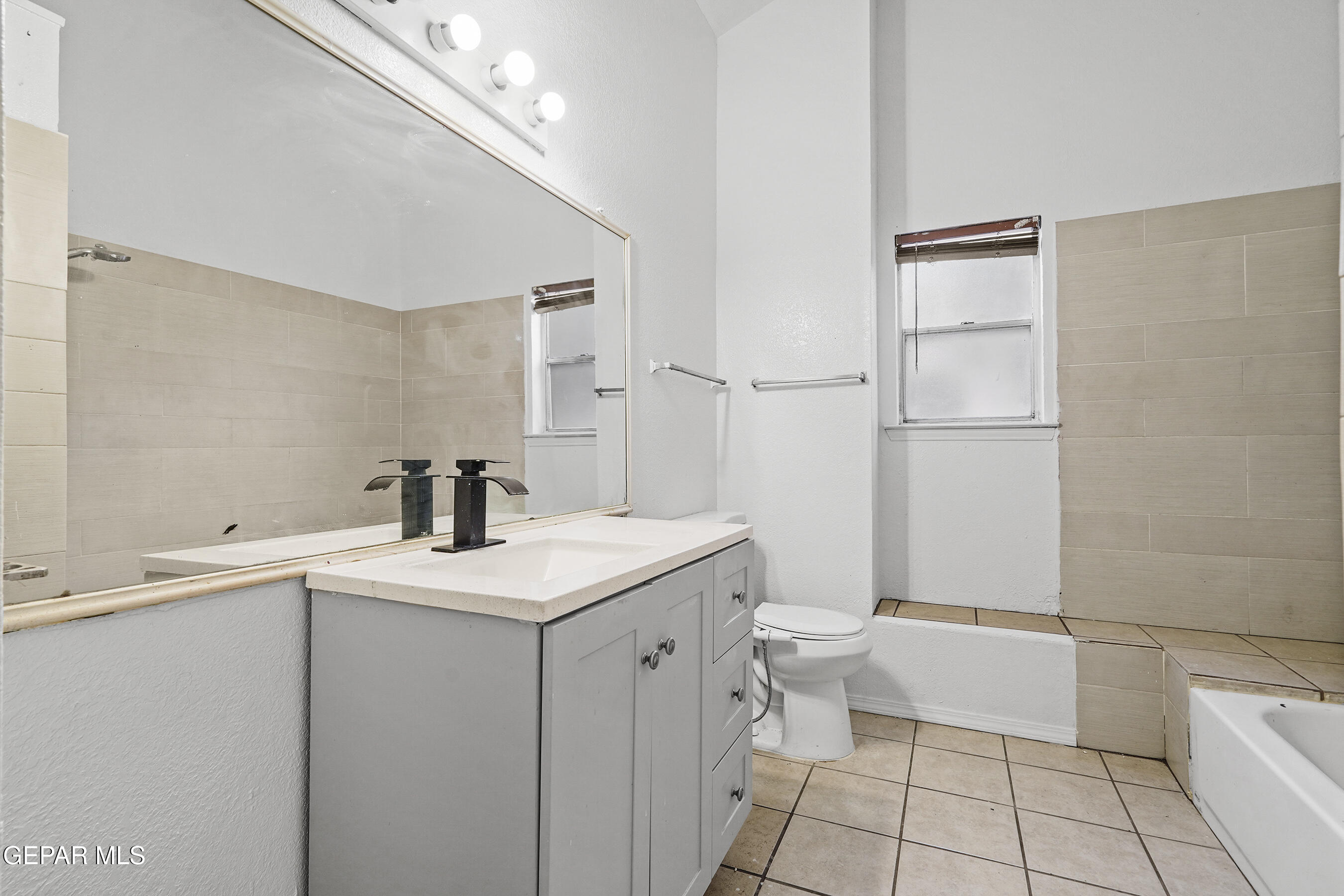 7337 ROYAL ARMS Drive