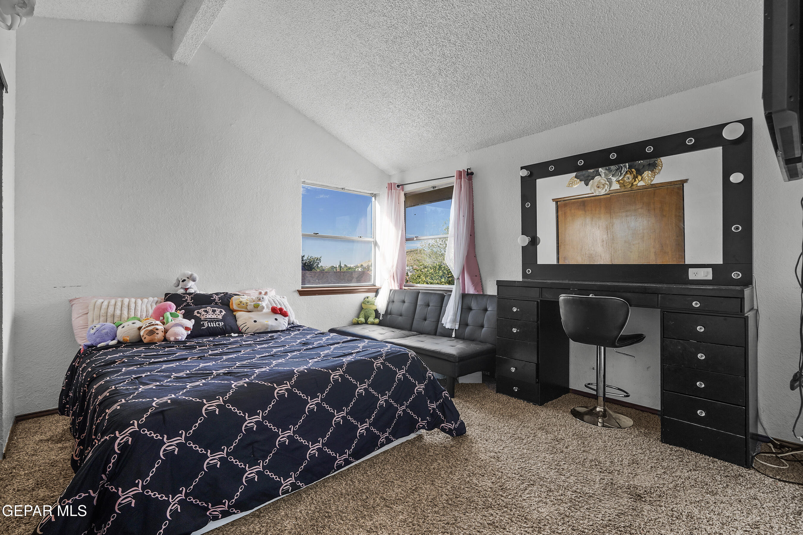 7337 ROYAL ARMS Drive