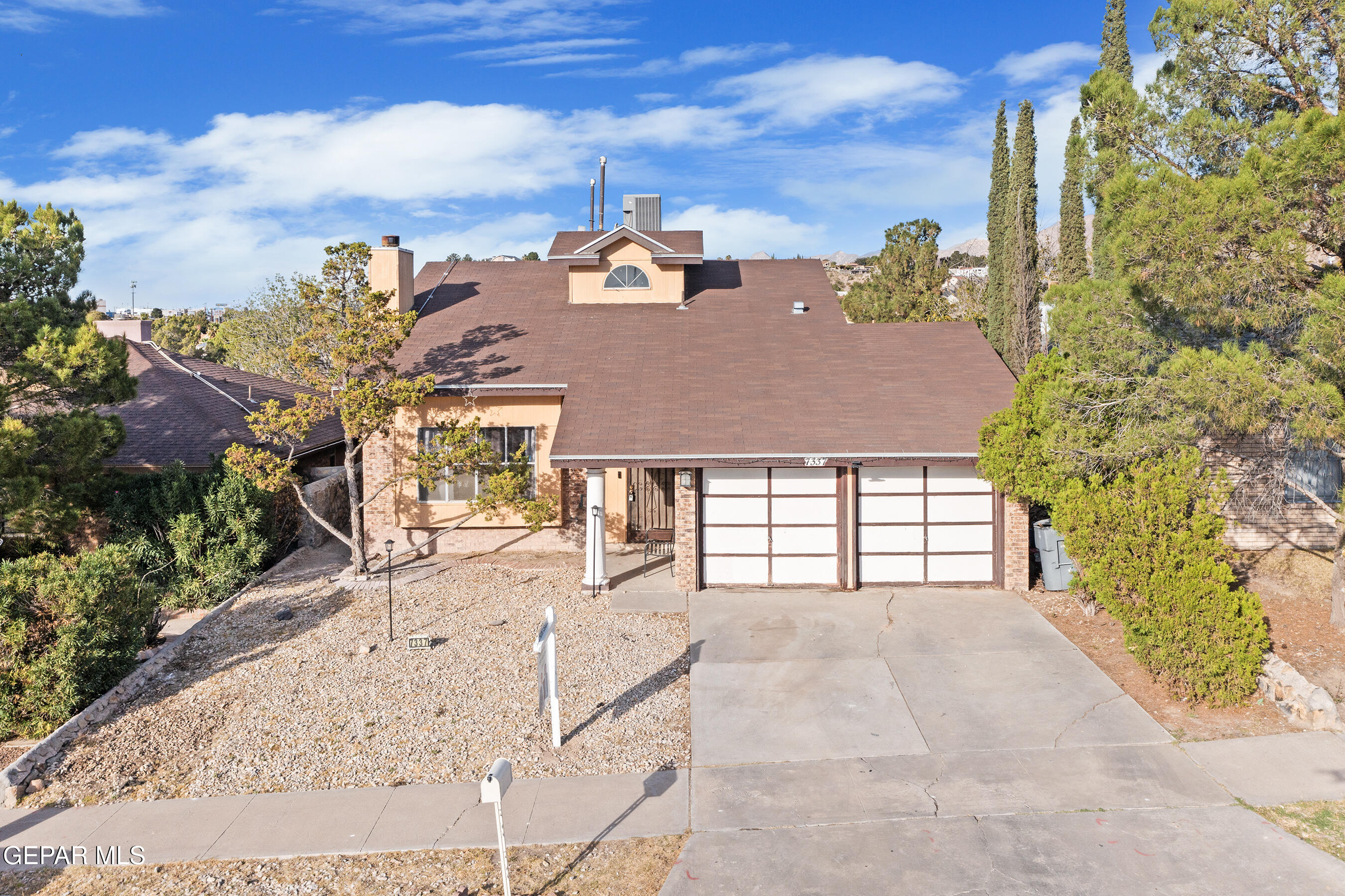 7337 ROYAL ARMS Drive