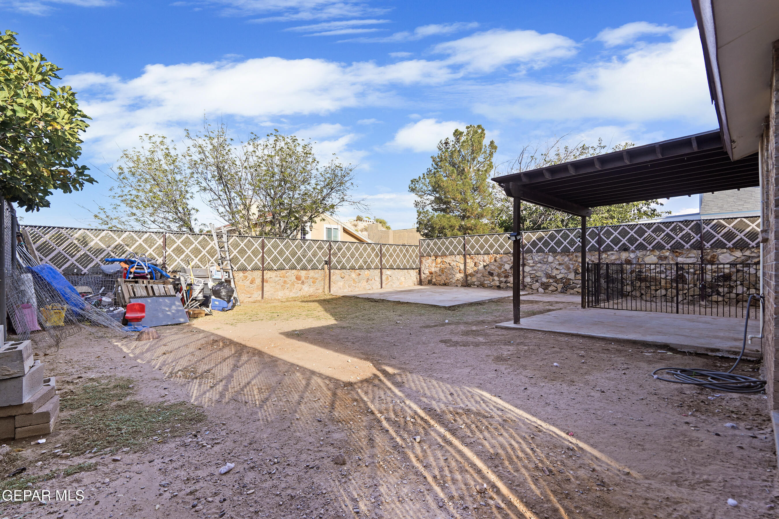 7337 ROYAL ARMS Drive