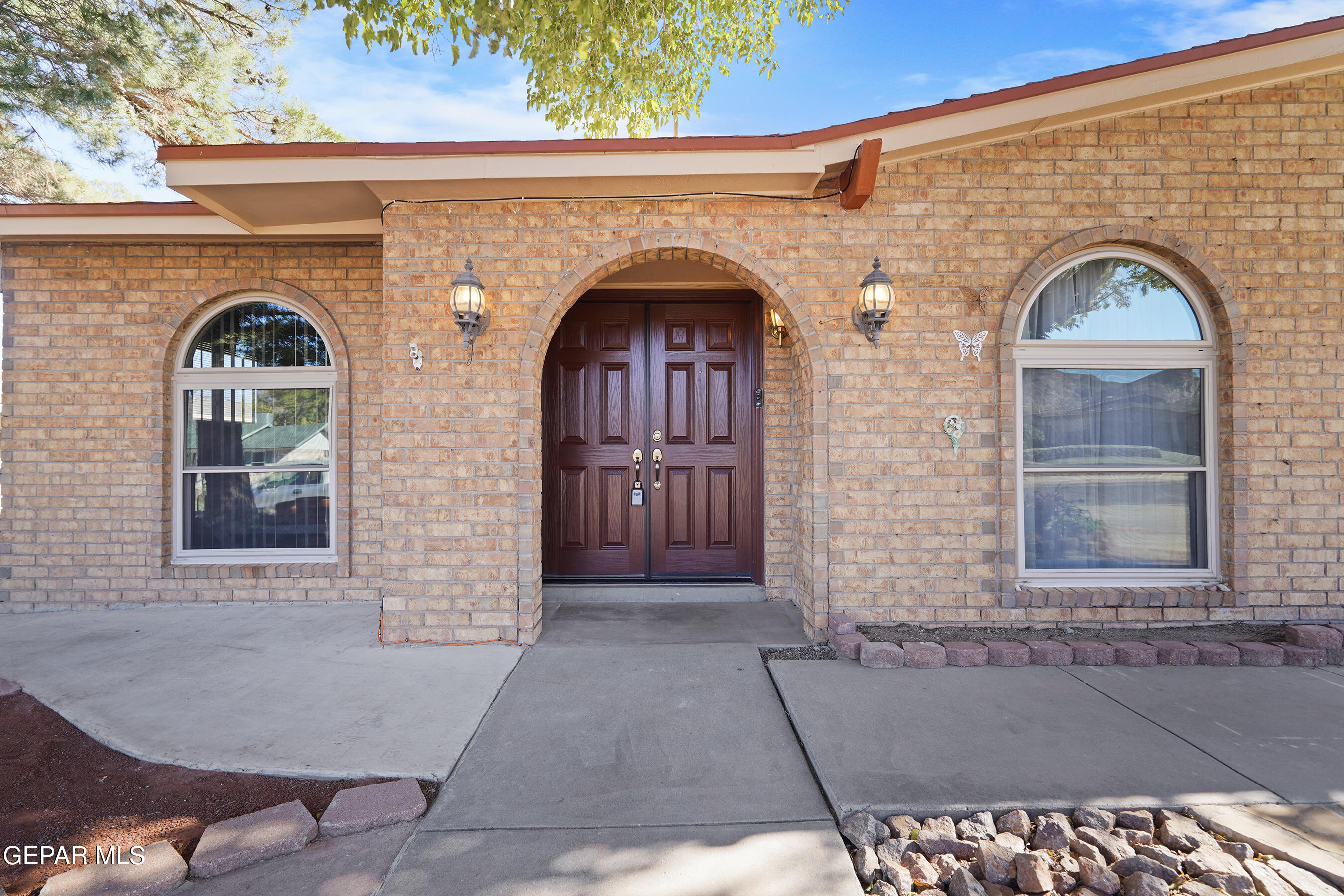 10406 BON AIRE Drive