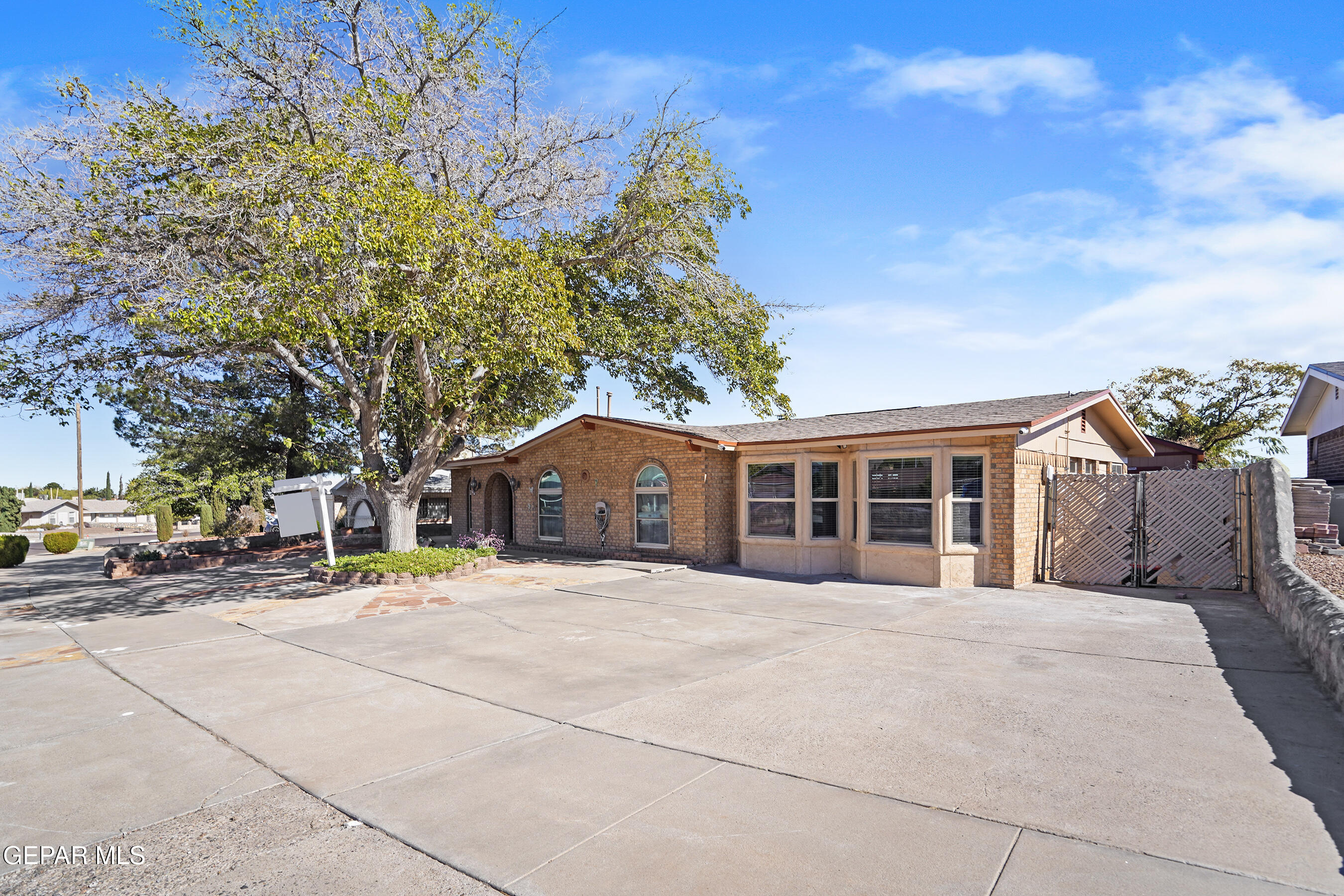 10406 BON AIRE Drive