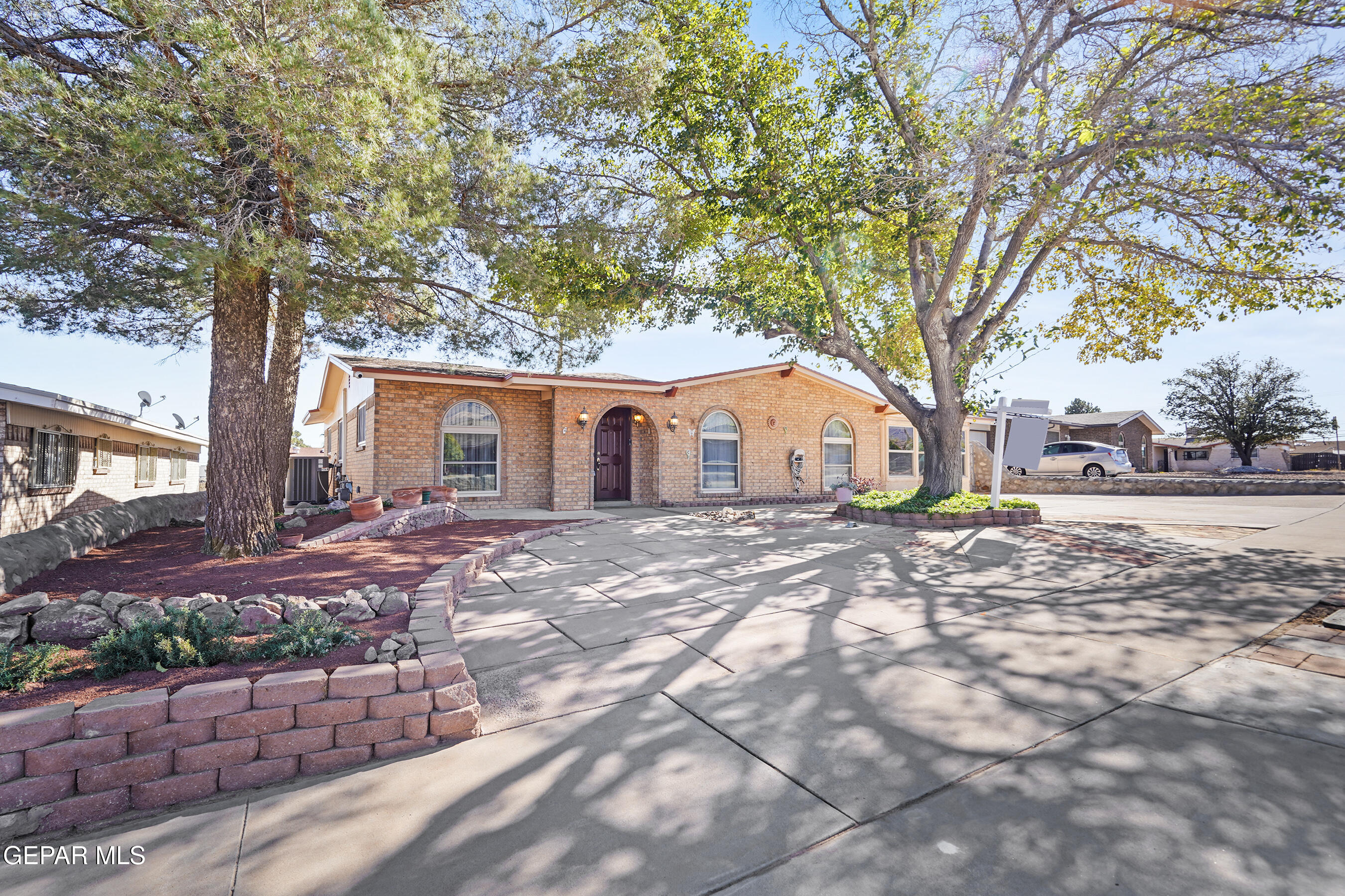 10406 BON AIRE Drive