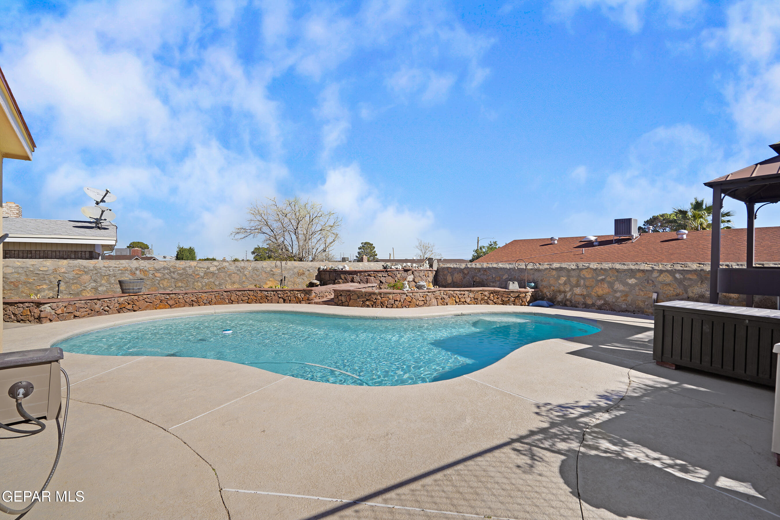 10406 BON AIRE Drive