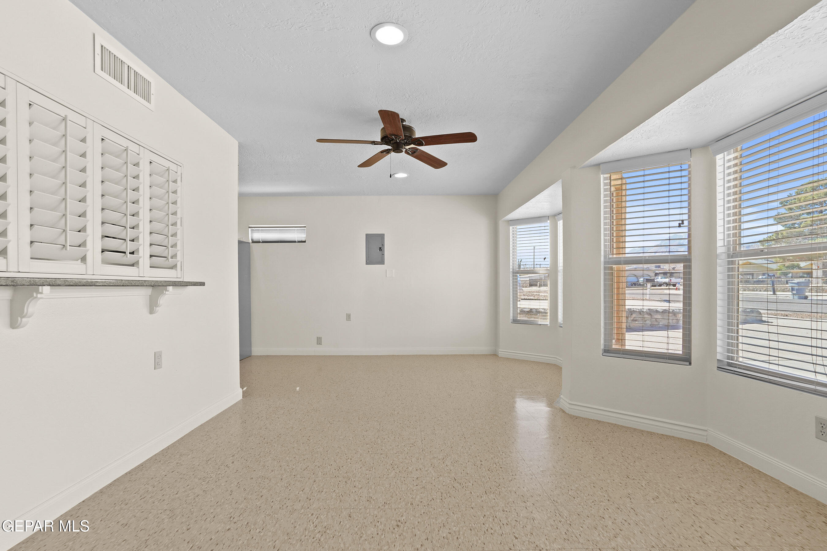 10406 BON AIRE Drive